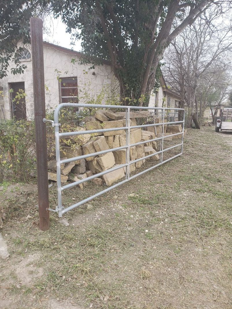1334 Fenfield Avenue San Antonio, TX 78211 photo 3