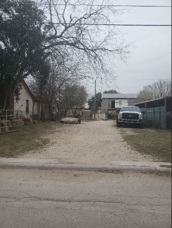1334 Fenfield Avenue San Antonio, TX 78211 photo 5