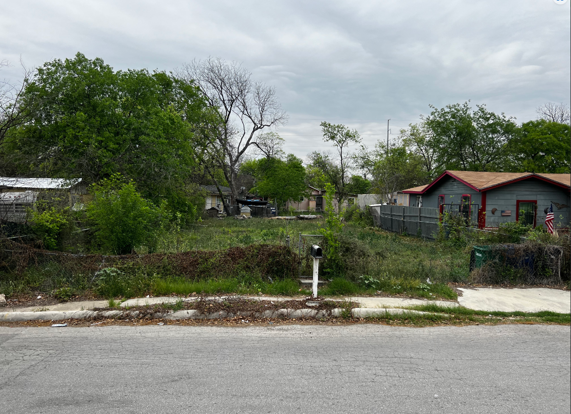 131 Amaya Street San Antonio, TX 78237 photo 4