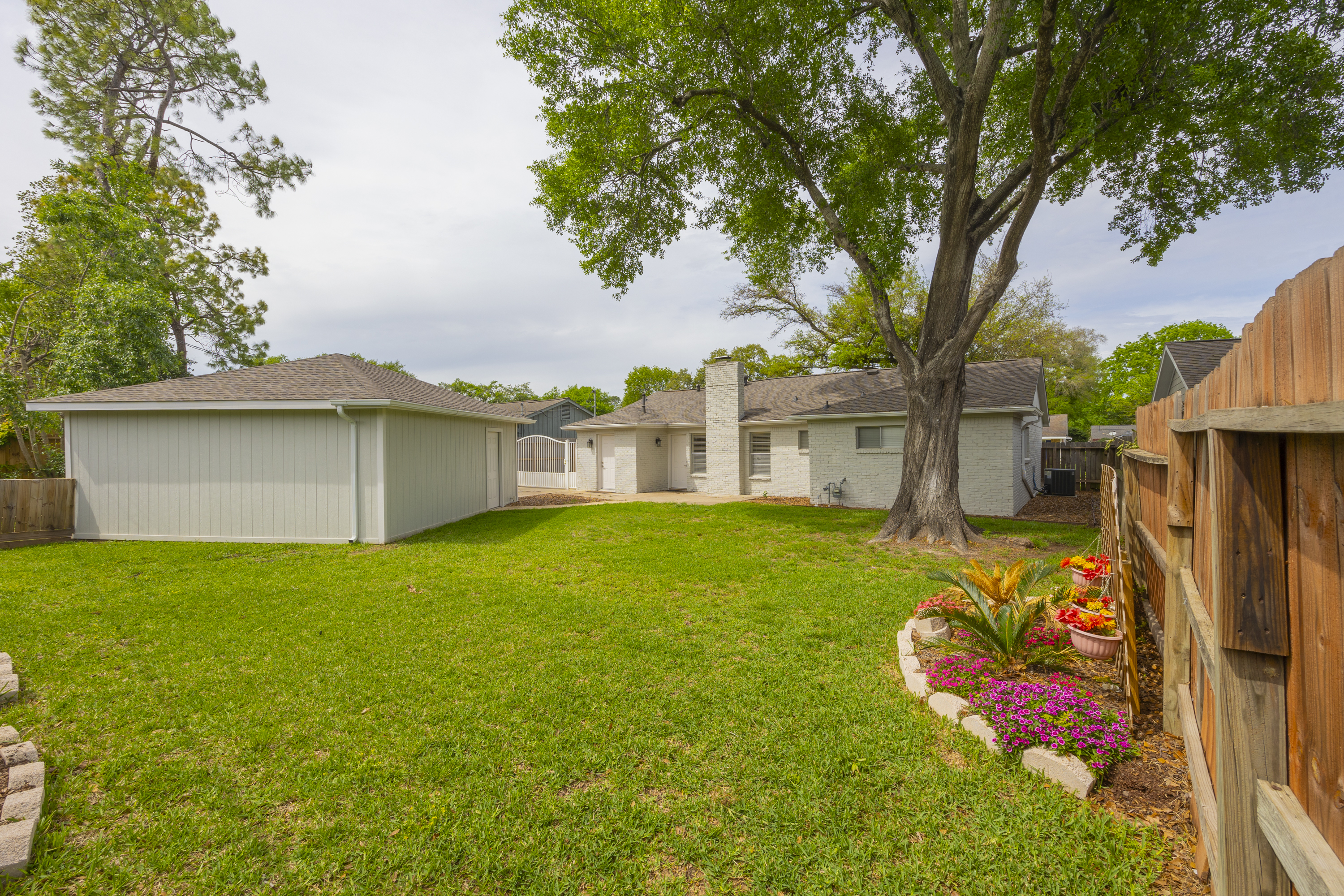 9315 Fairdale Lane Houston, TX 77063 photo 22