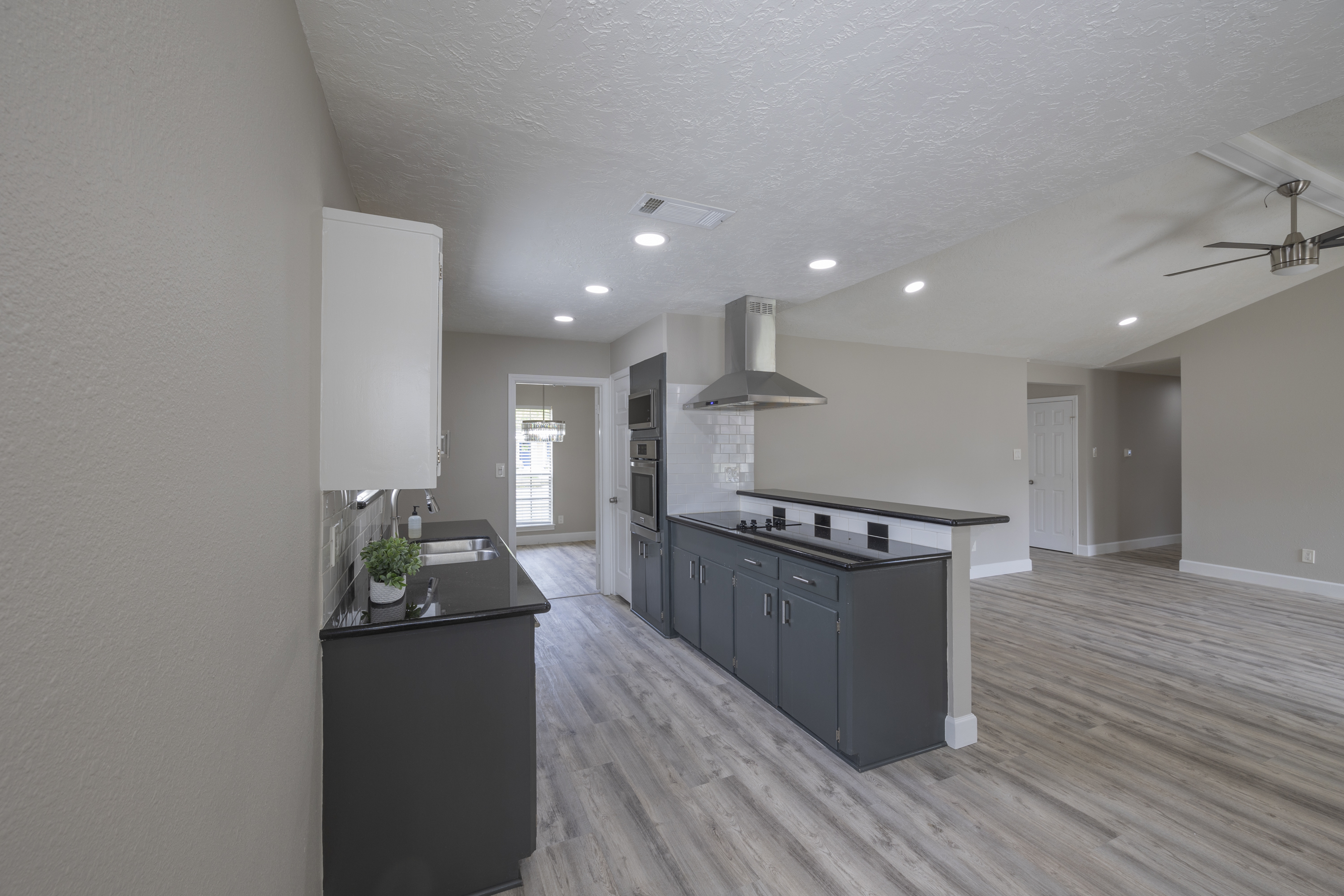 9315 Fairdale Lane Houston, TX 77063 photo 3