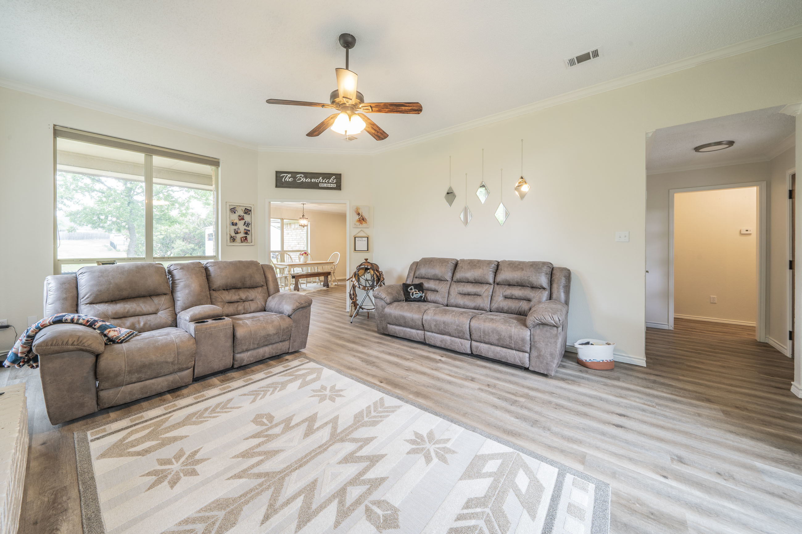 312 Creekview Circle Crandall, TX 75114 photo 4