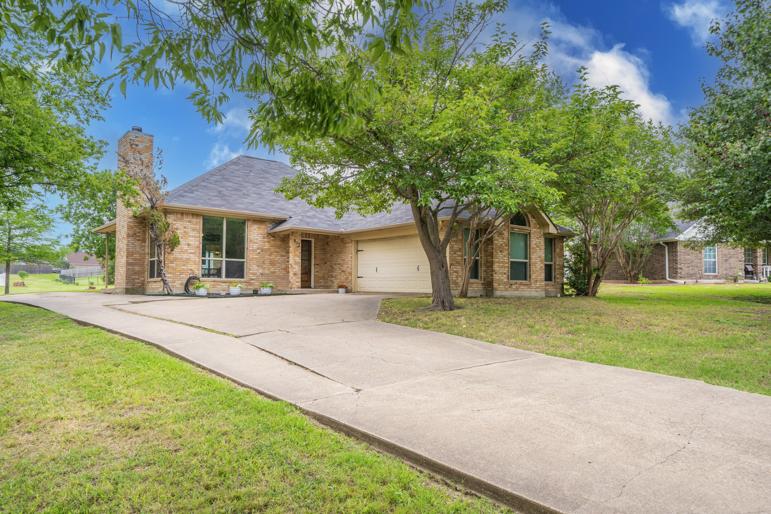312 Creekview Circle Crandall, TX 75114
