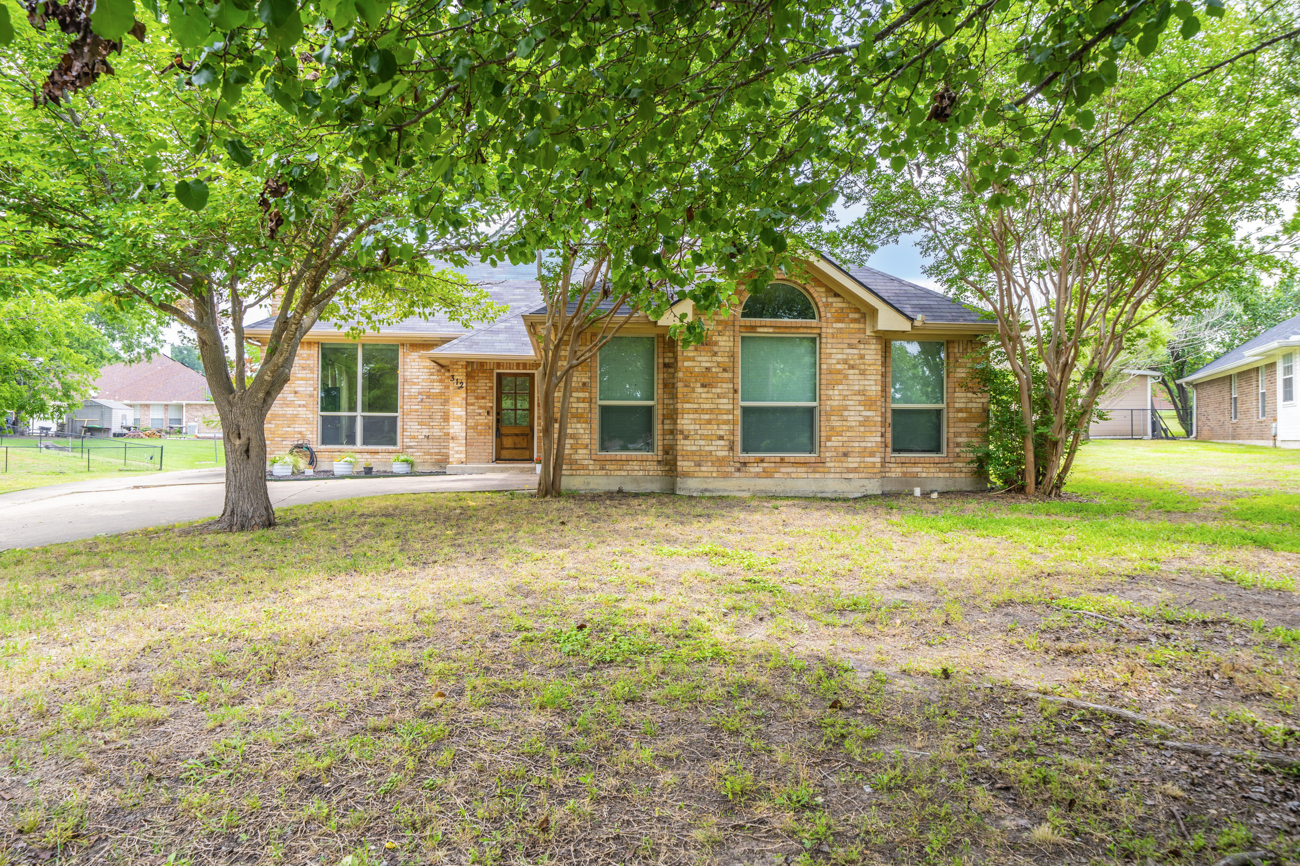 312 Creekview Circle Crandall, TX 75114 photo 2