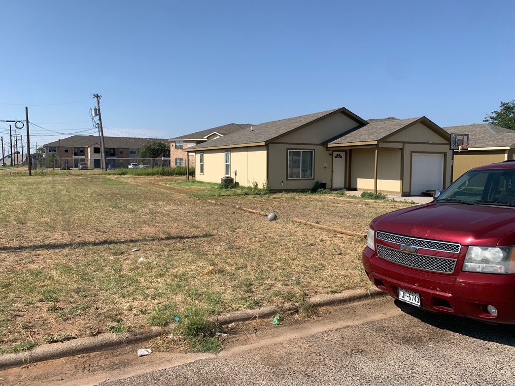 1520 East 28th Street Lubbock, TX 79404 photo 3