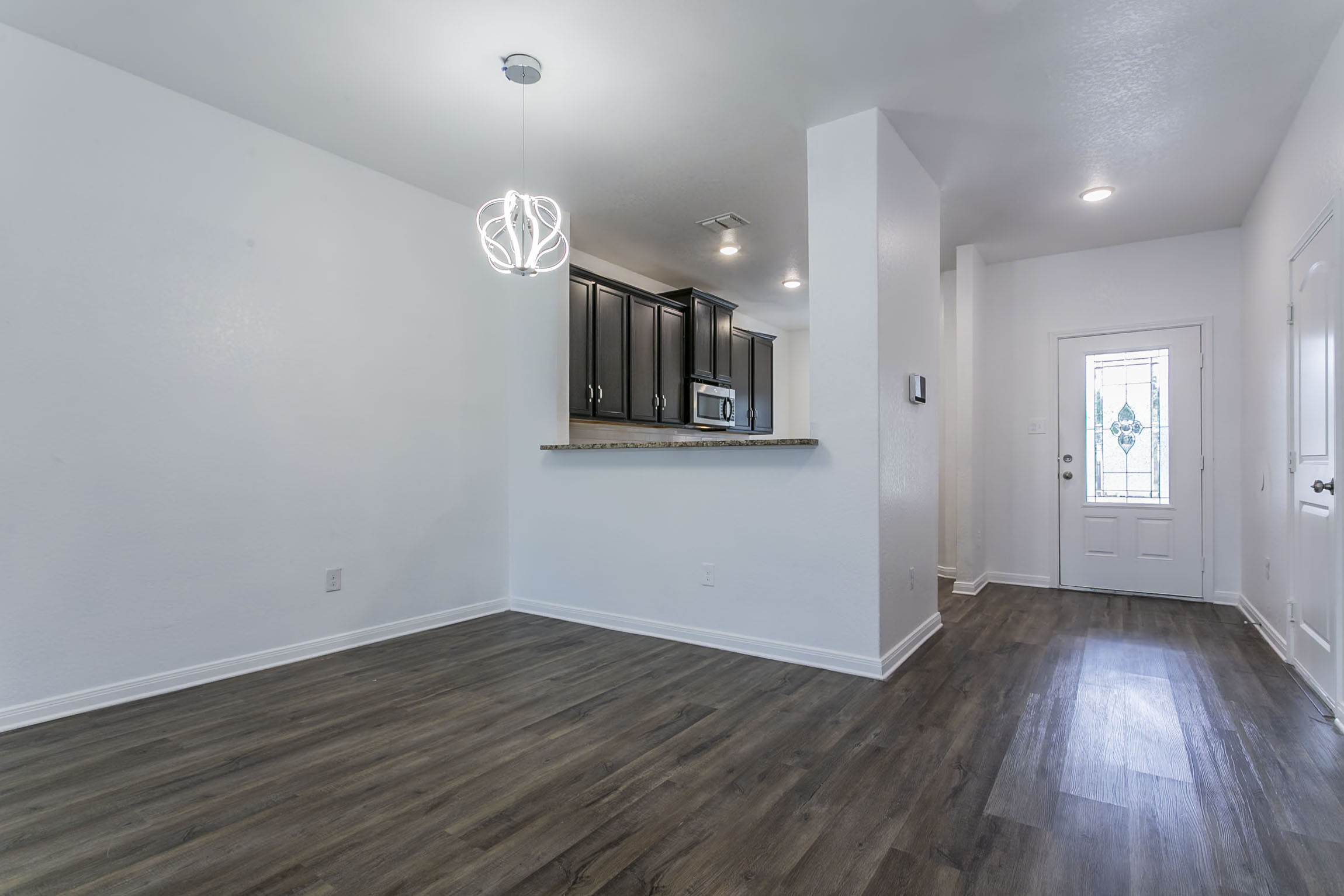 8025 Bluewater Cove San Antonio, TX 78254 photo 4