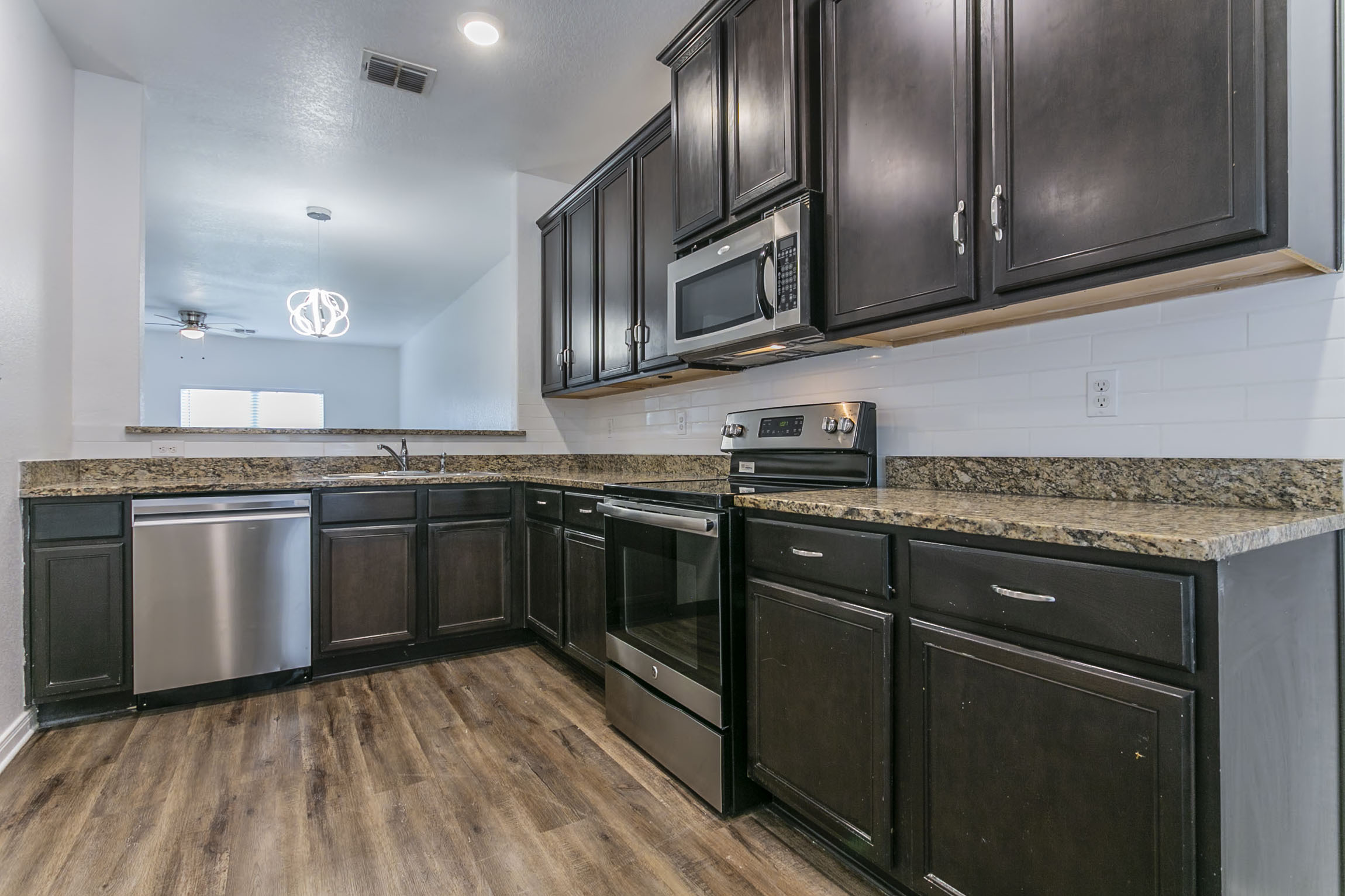 8025 Bluewater Cove San Antonio, TX 78254 photo 5