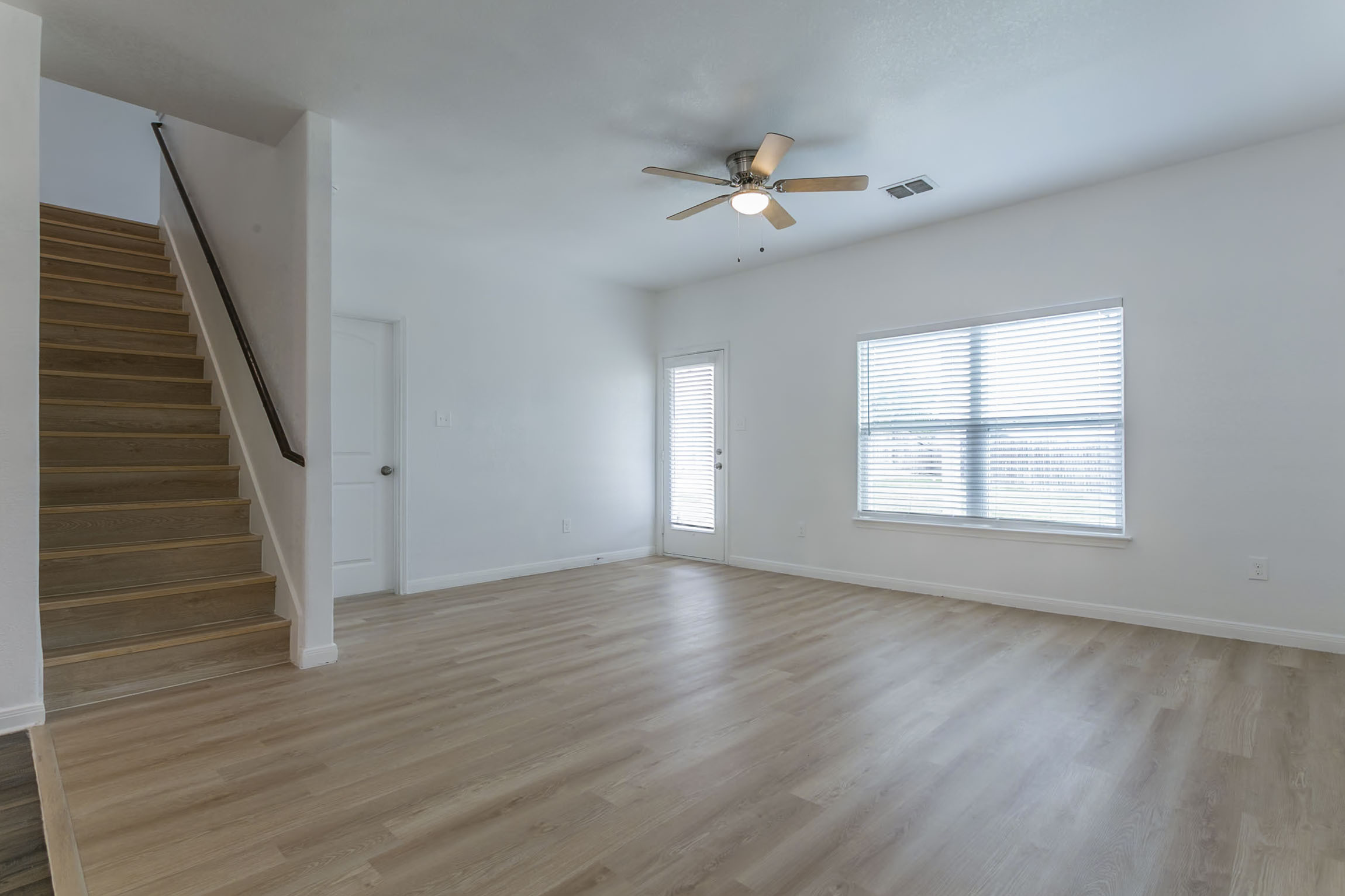 8025 Bluewater Cove San Antonio, TX 78254 photo 10