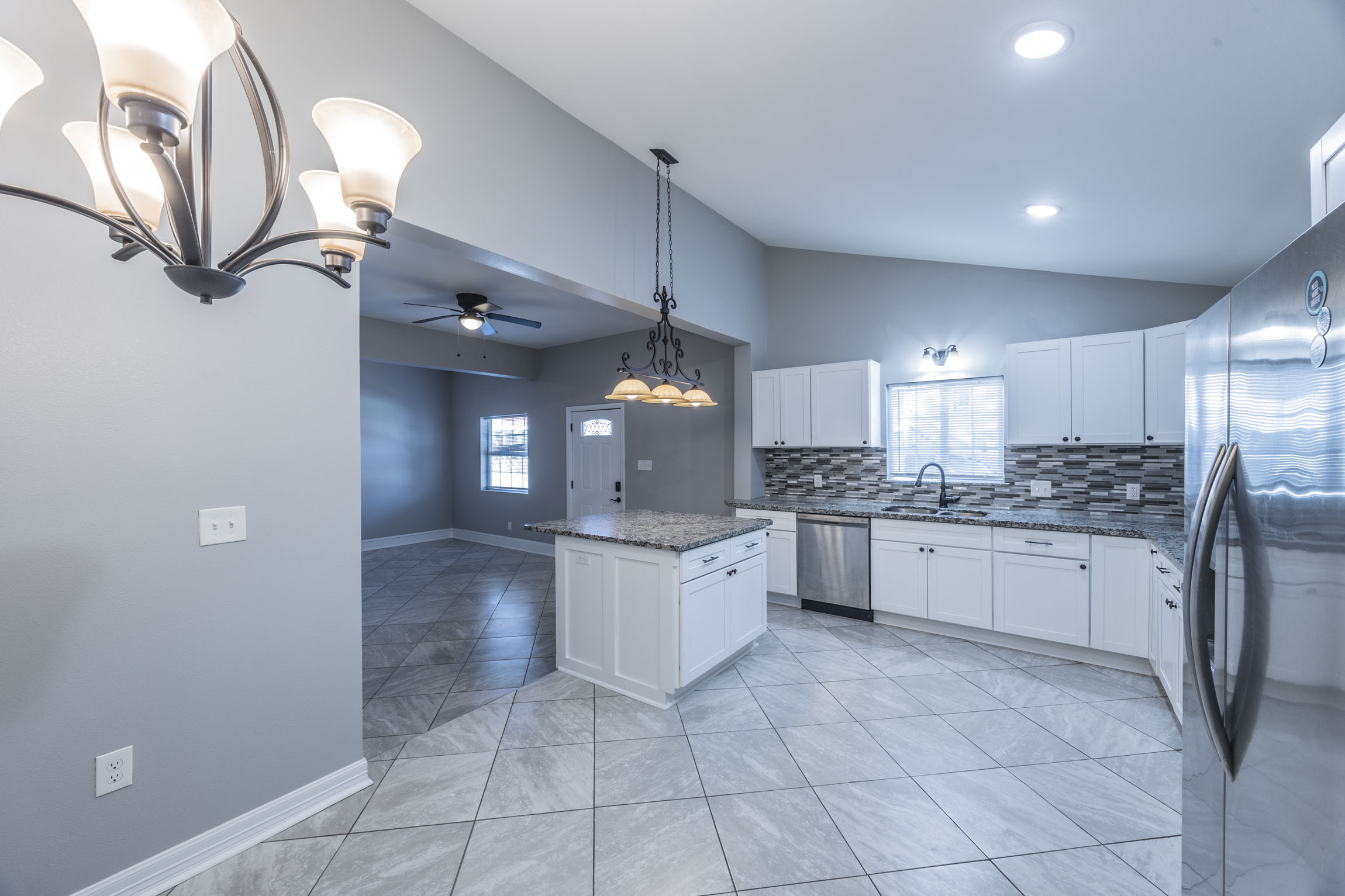 715 35th St Galveston, TX 77550 photo 3