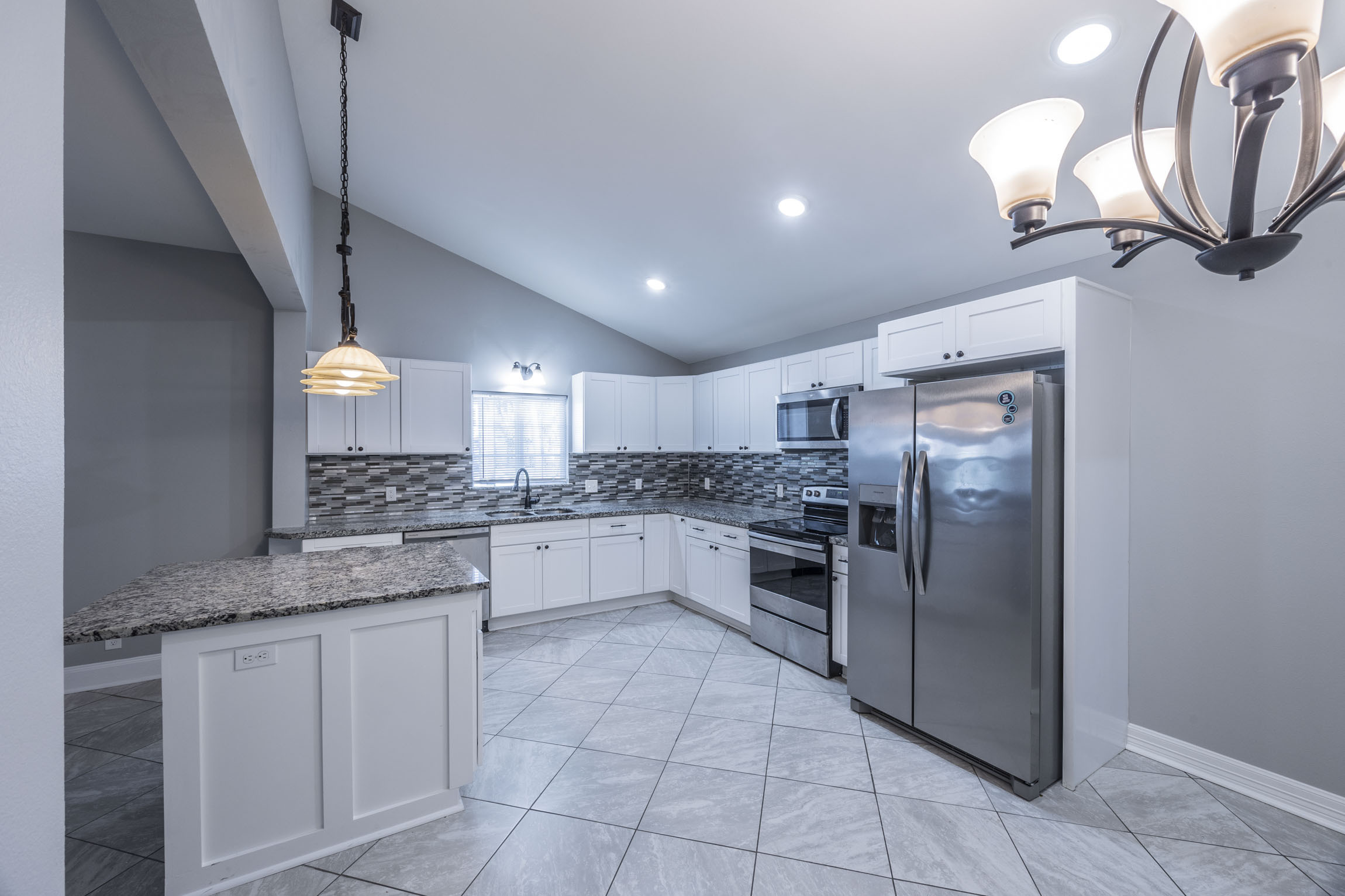 715 35th St Galveston, TX 77550 photo 5