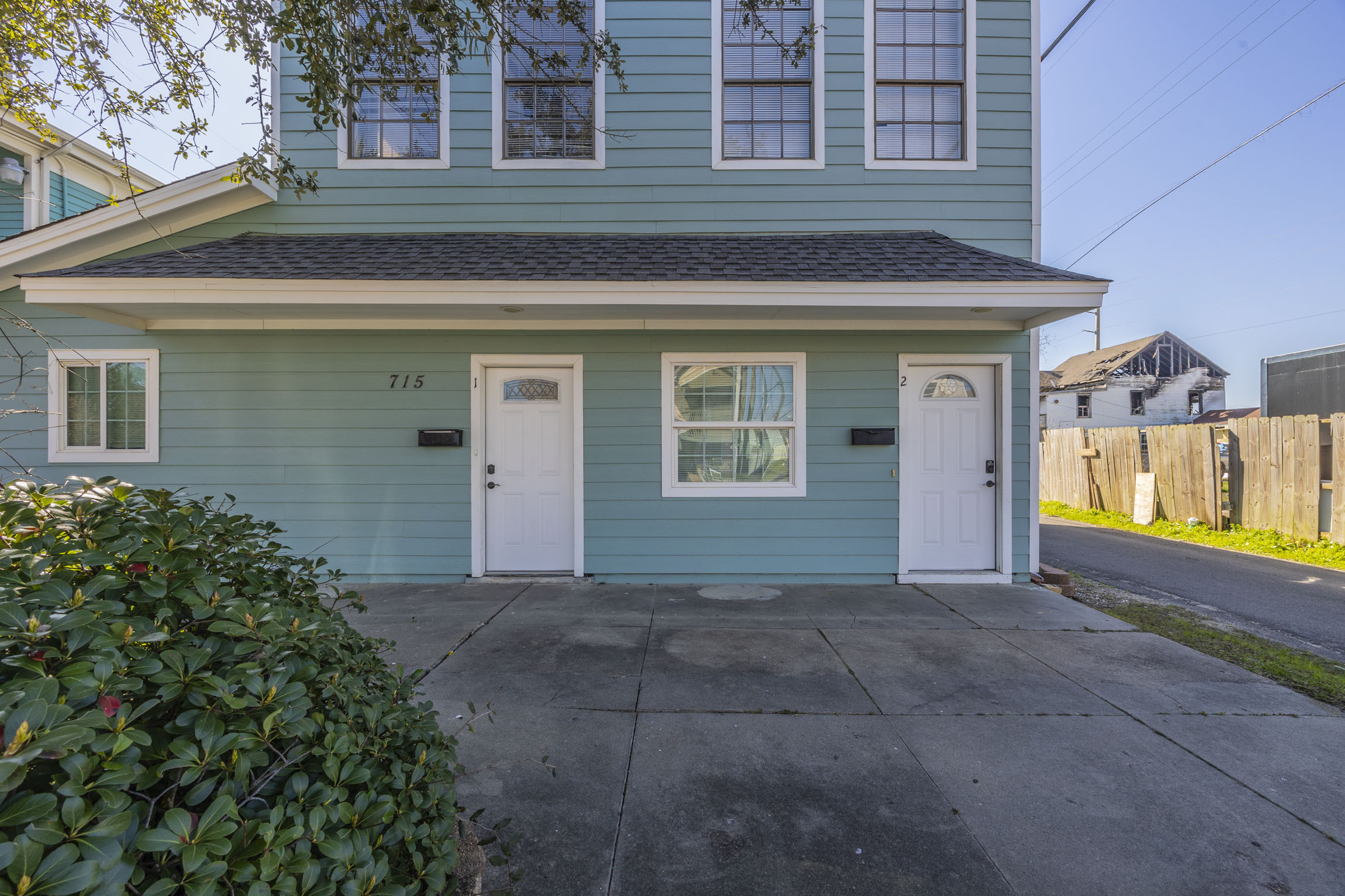 715 35th St Galveston, TX 77550