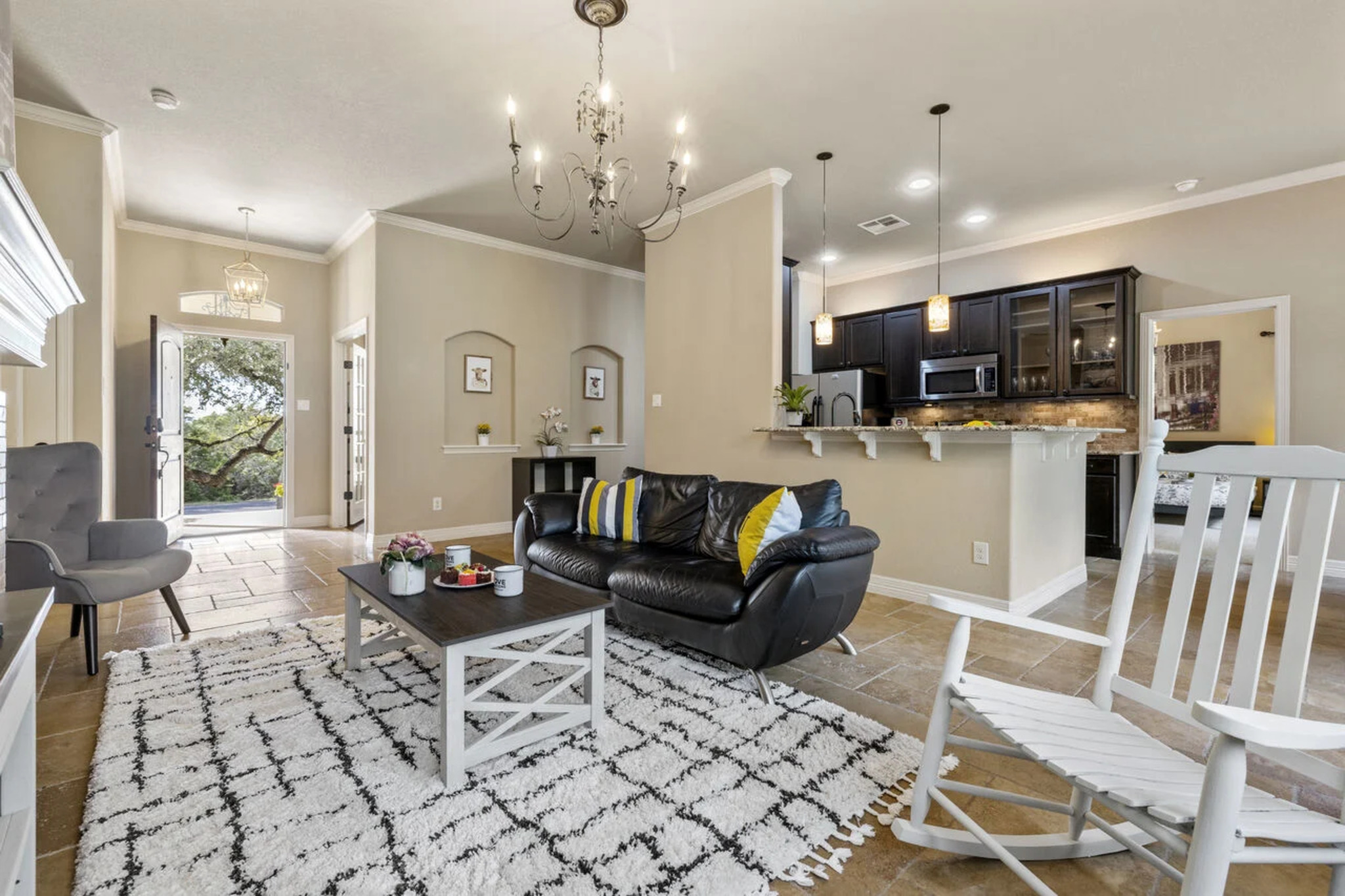 10033 Longhorn Skyway Dripping Springs, TX 78620 photo 6