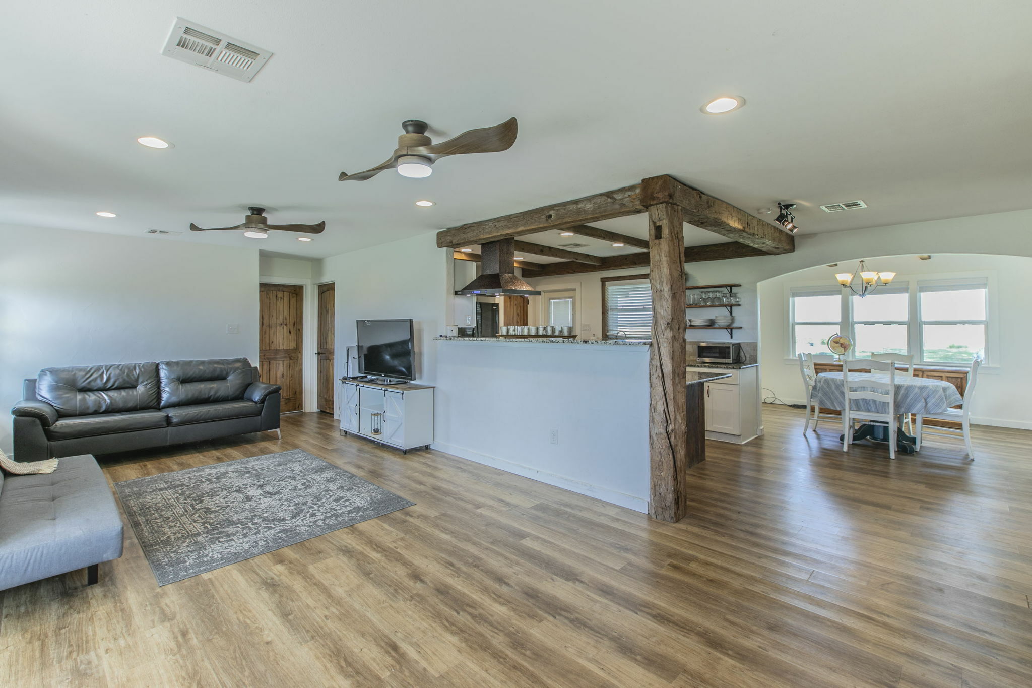 325 Grassy Way Elm Mott, TX 76640 photo 4