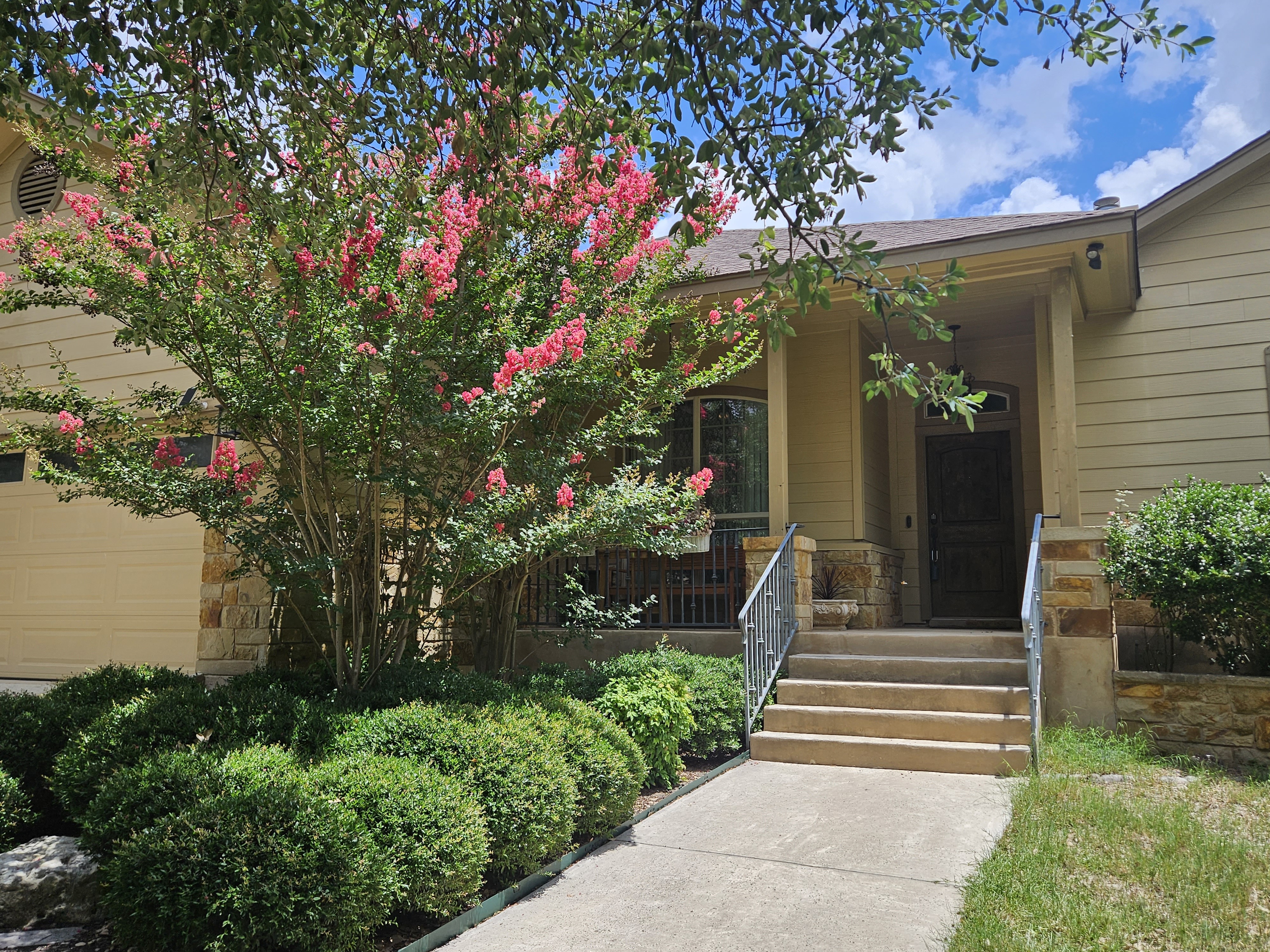 10033 Longhorn Skyway Dripping Springs, TX 78620 photo 4