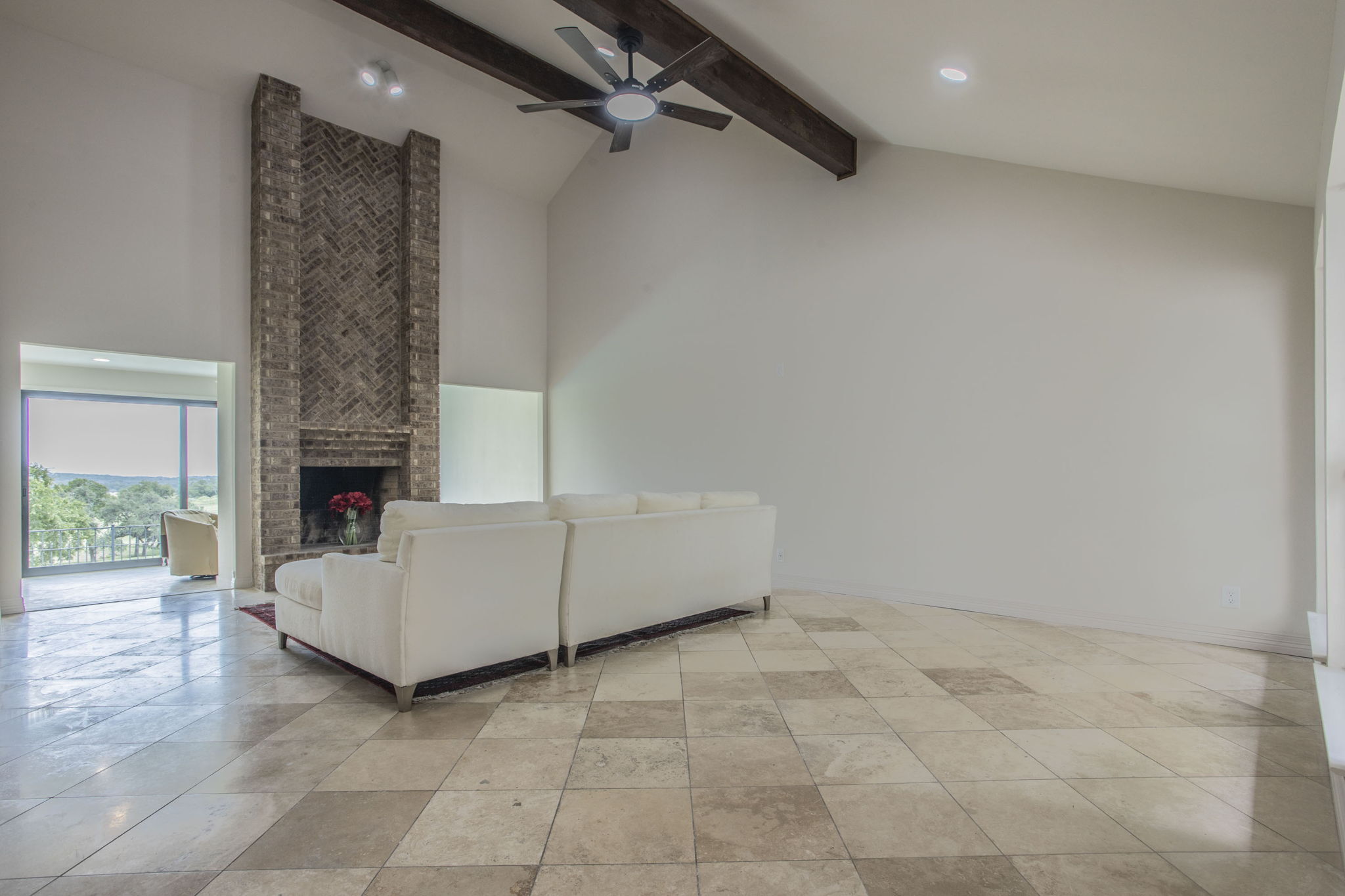 103 Tapatio Drive East Boerne, TX 78006 photo 2
