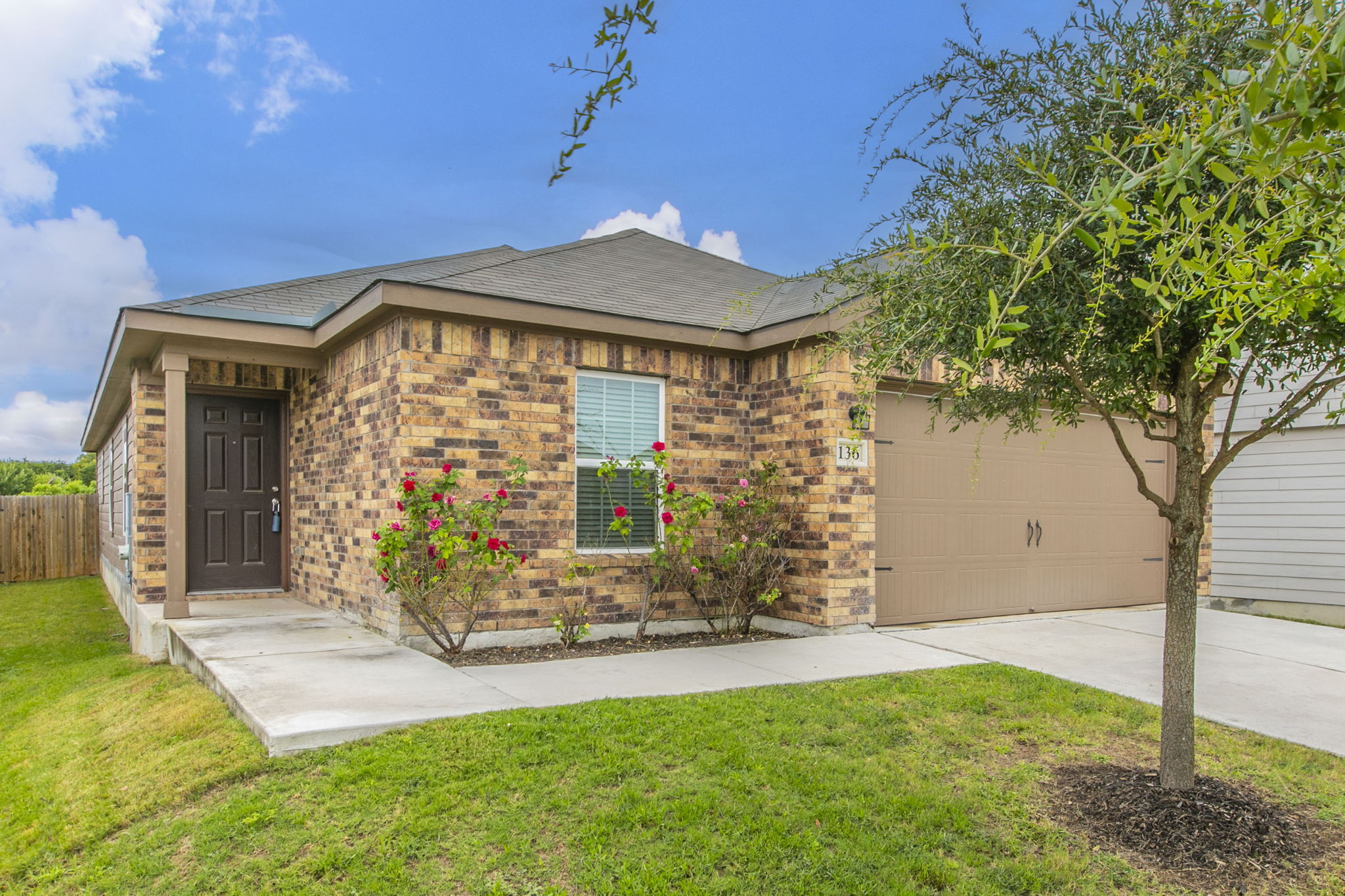 136 Allington Circle Jarrell, TX 76537