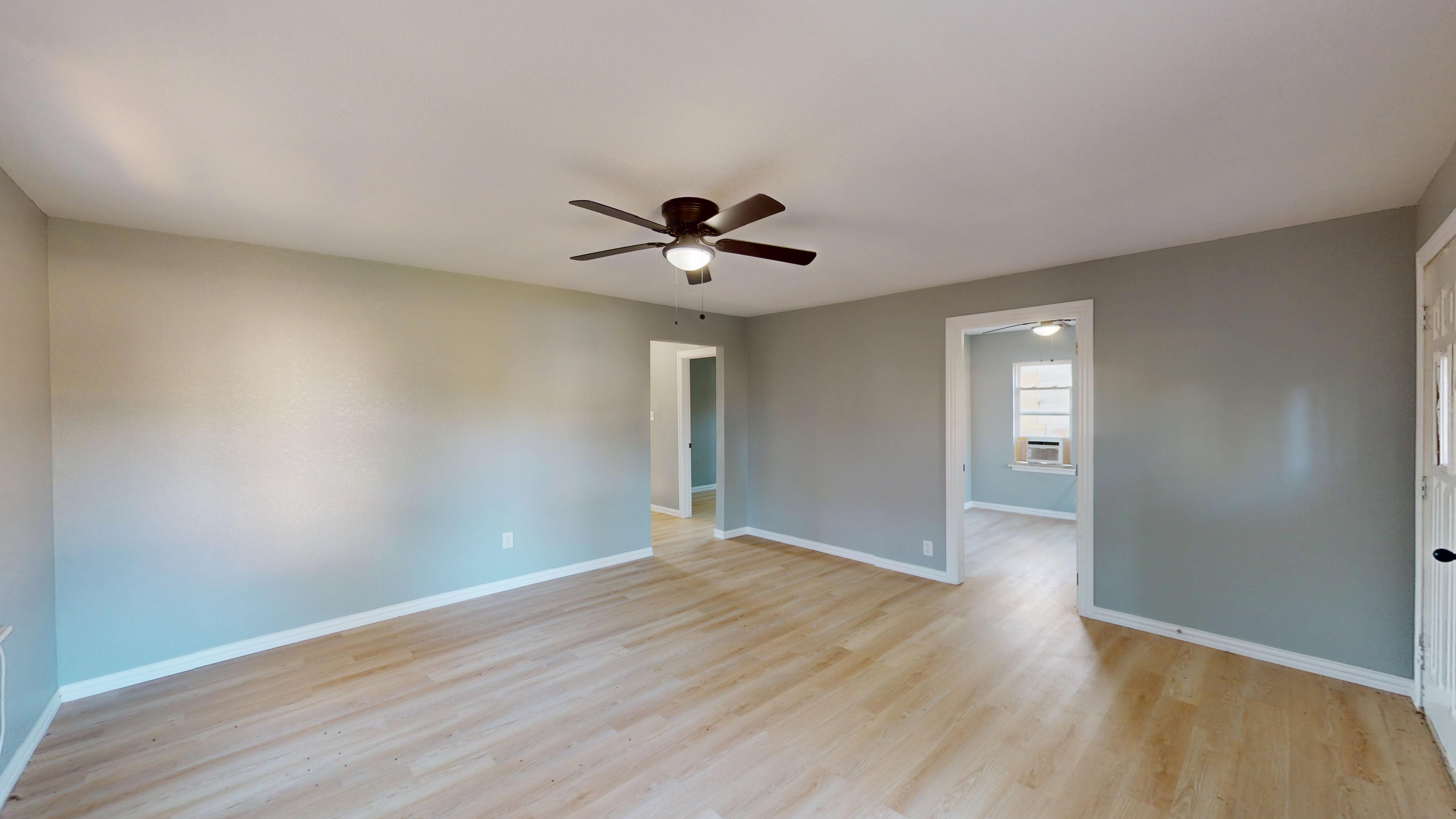 5729 Donnelly Avenue Fort Worth, TX 76107 photo 7