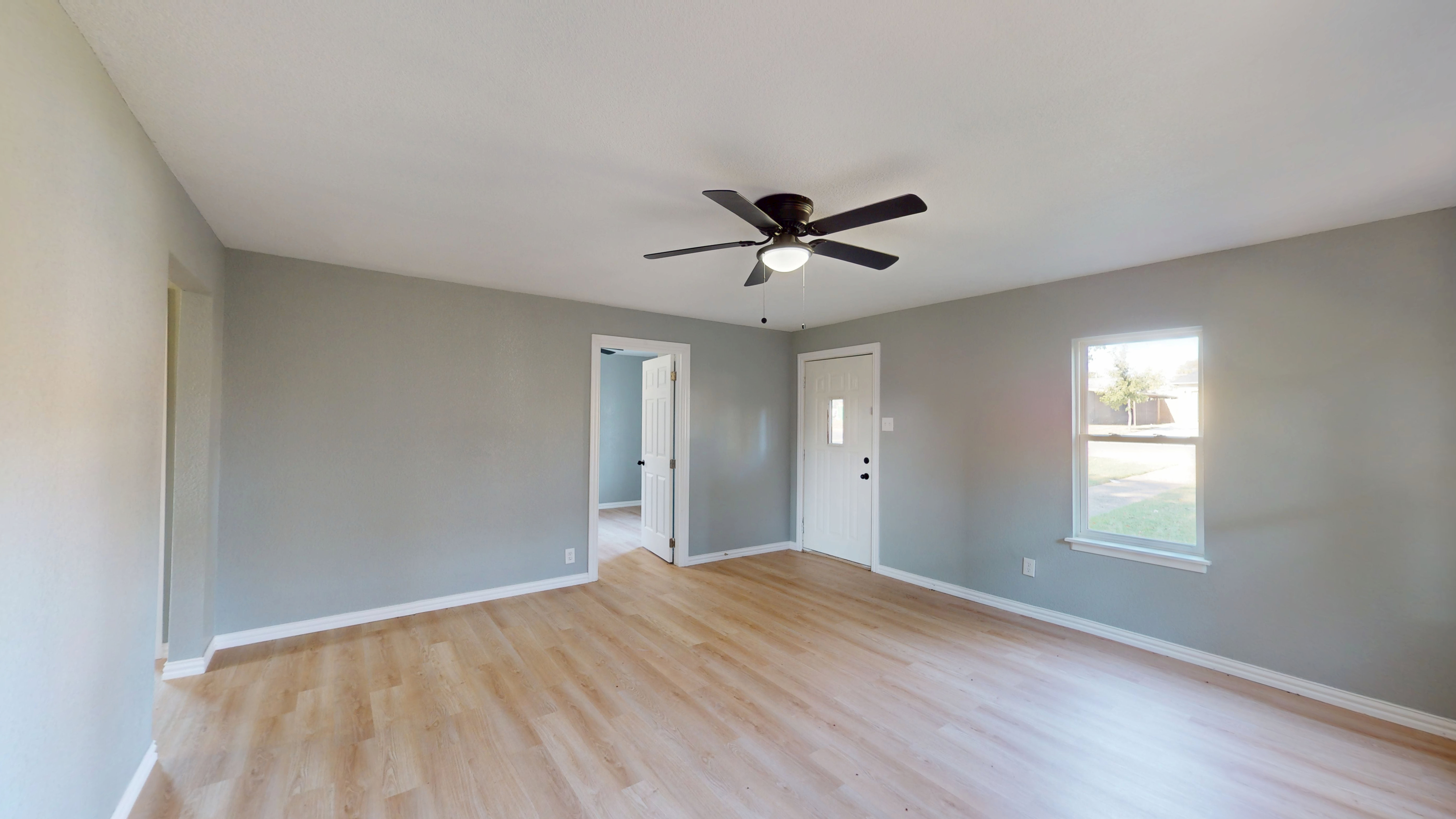 5729 Donnelly Avenue Fort Worth, TX 76107 photo 3