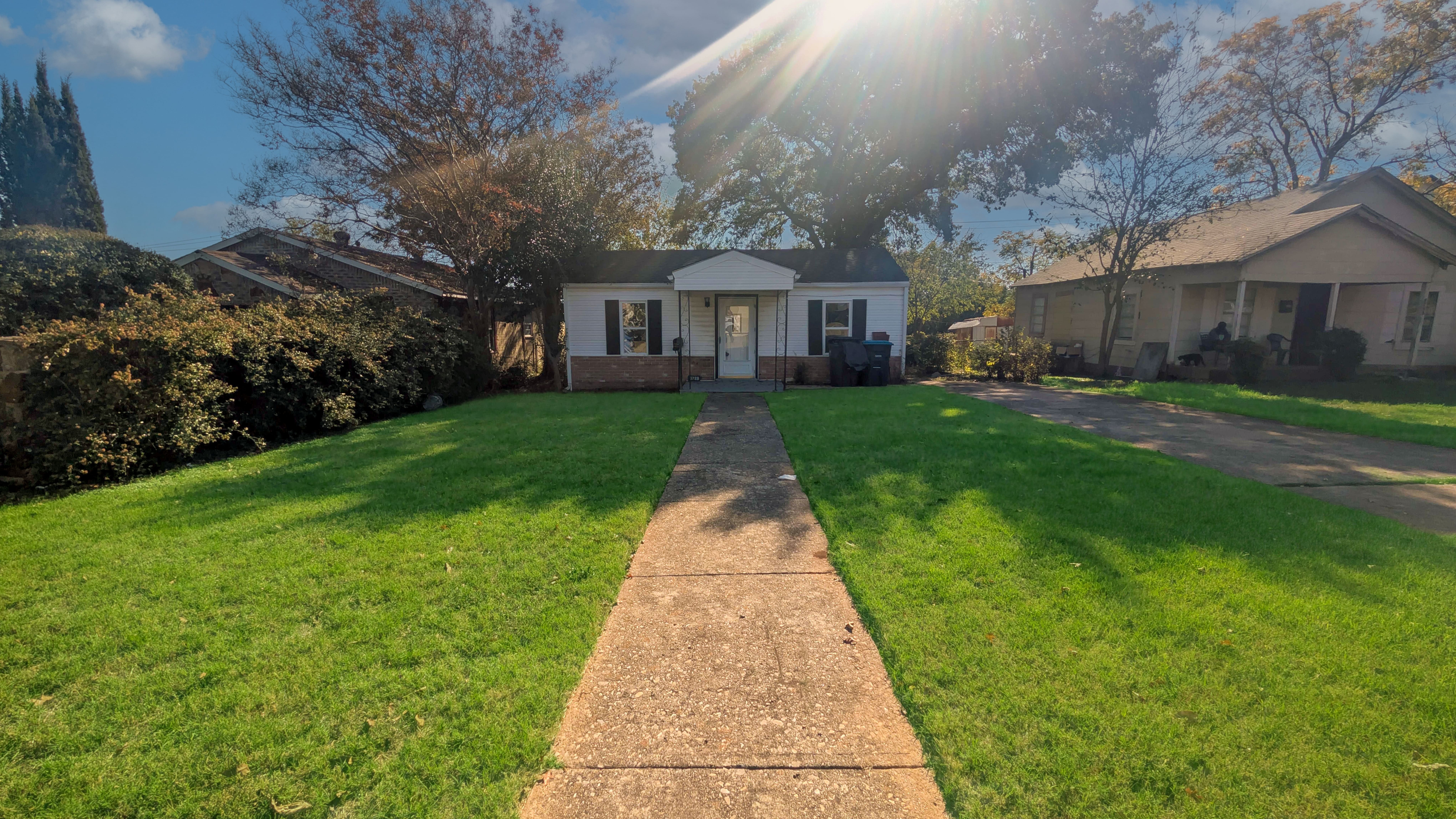 5729 Donnelly Avenue Fort Worth, TX 76107 photo 2