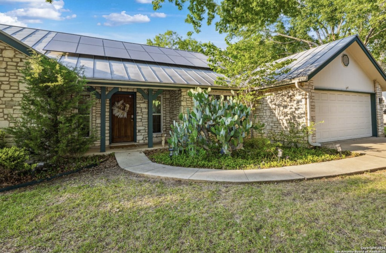 101 Country Lane Castroville, TX 78009 photo 4