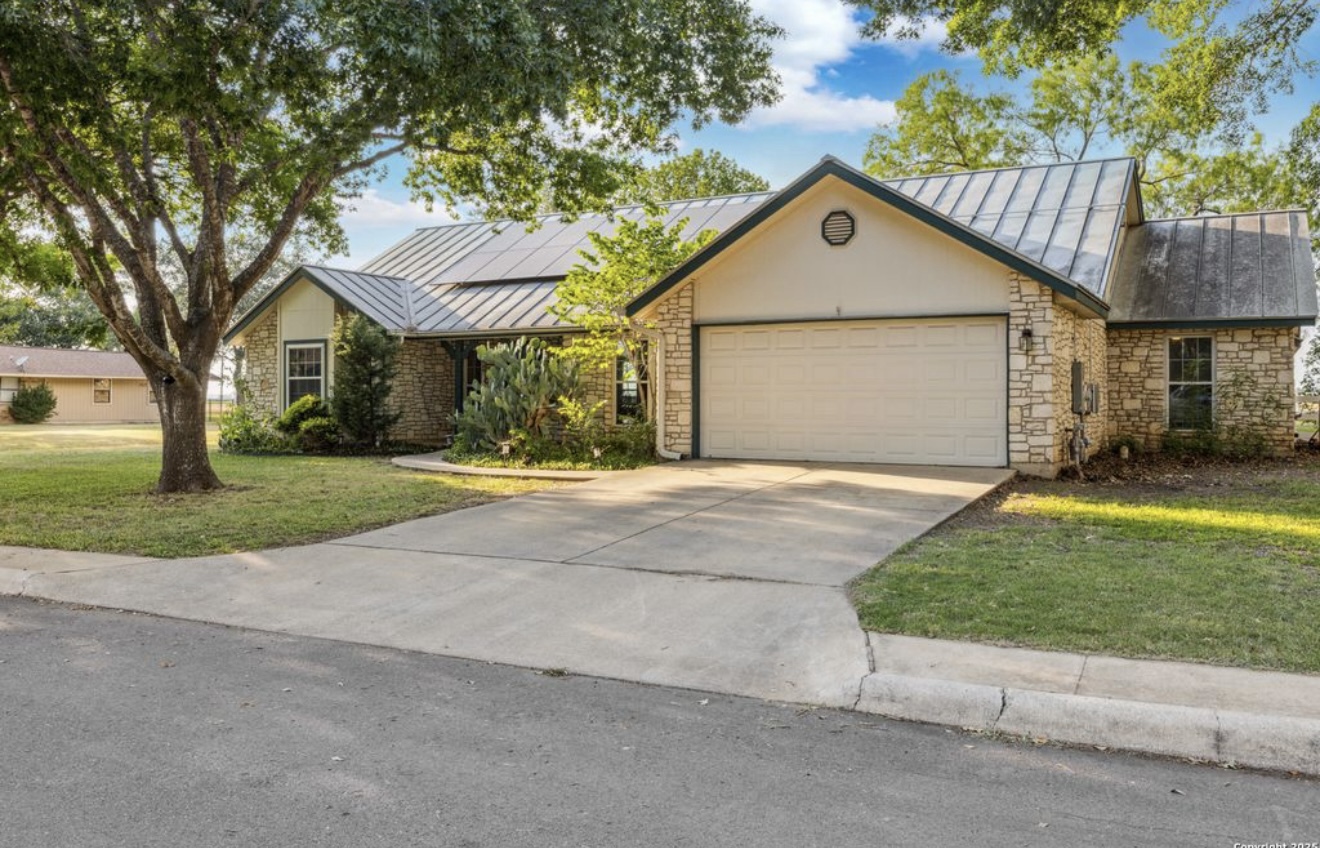 101 Country Lane Castroville, TX 78009 photo 5