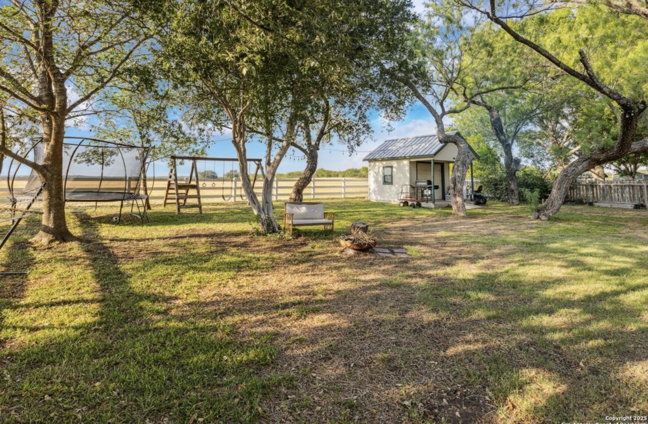 101 Country Lane Castroville, TX 78009 photo 14