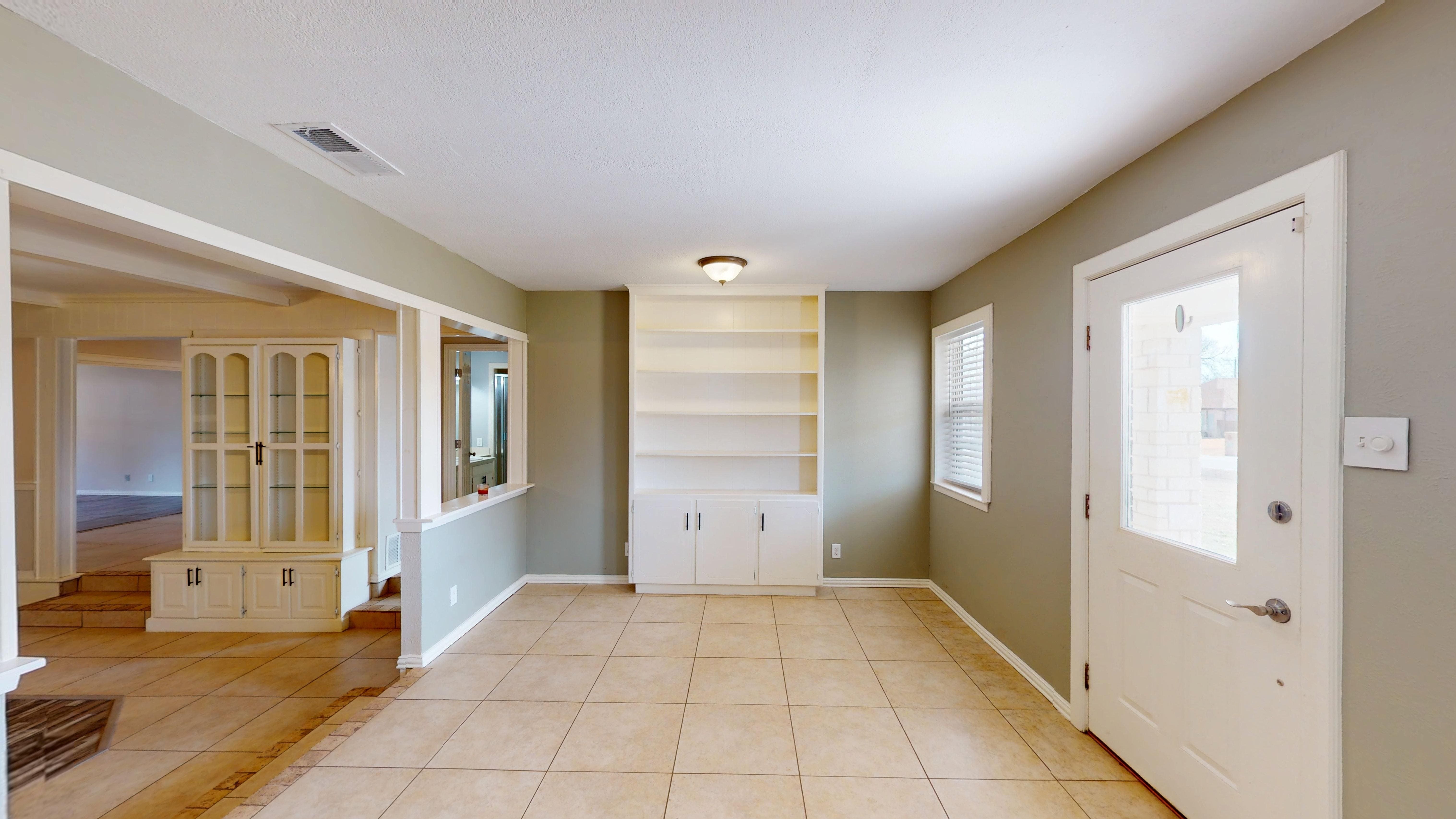 6920 Westover Drive Granbury, TX 76049 photo 3