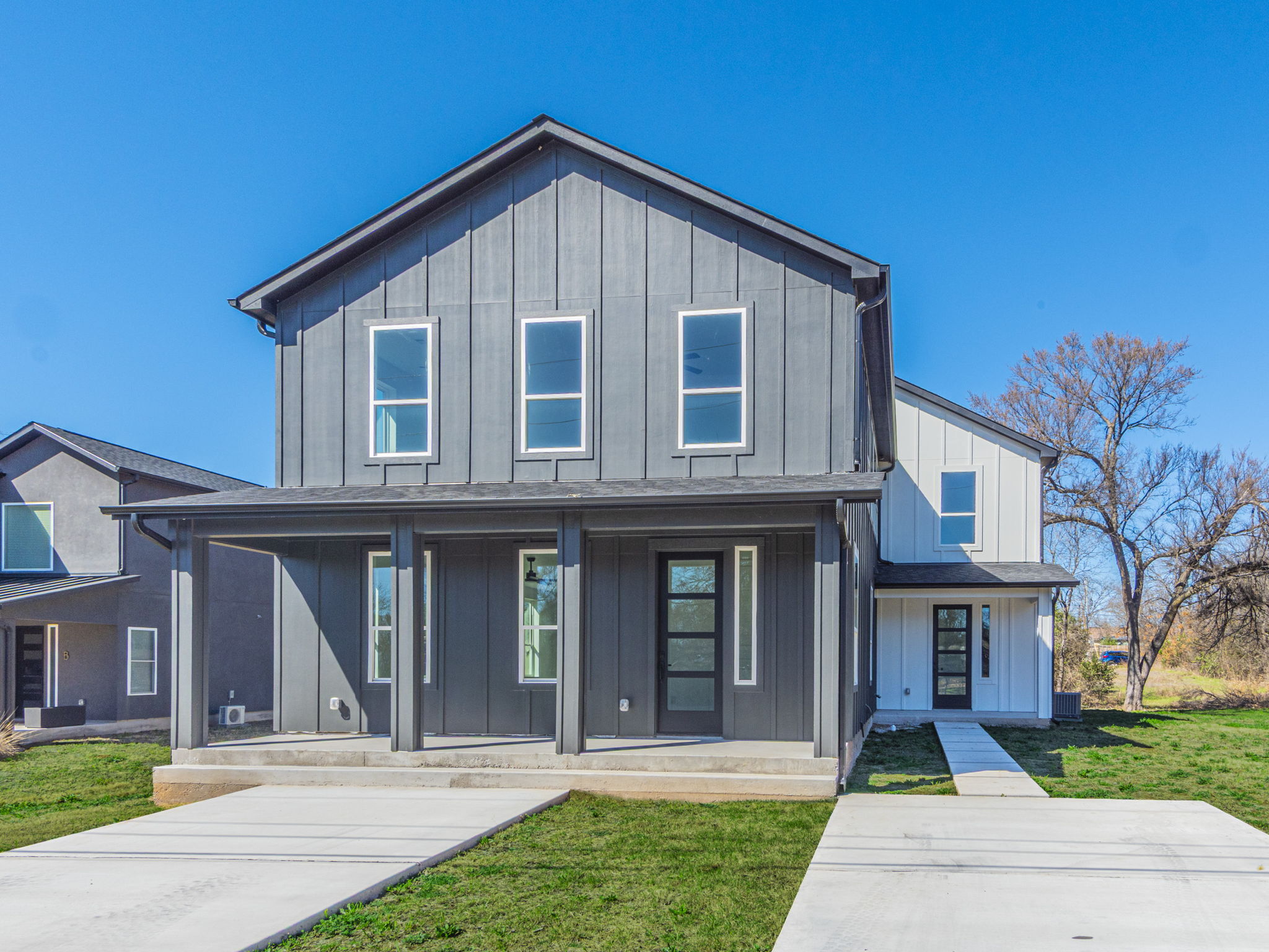 1010 East Marble Street A Burnet, TX 78611 photo 2