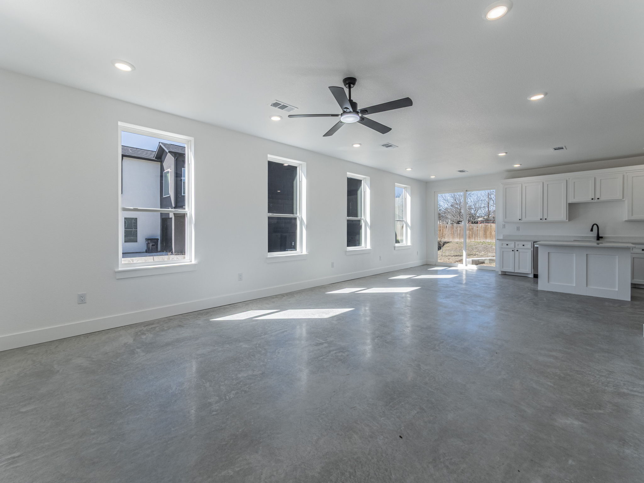 1010 East Marble Street A Burnet, TX 78611 photo 5