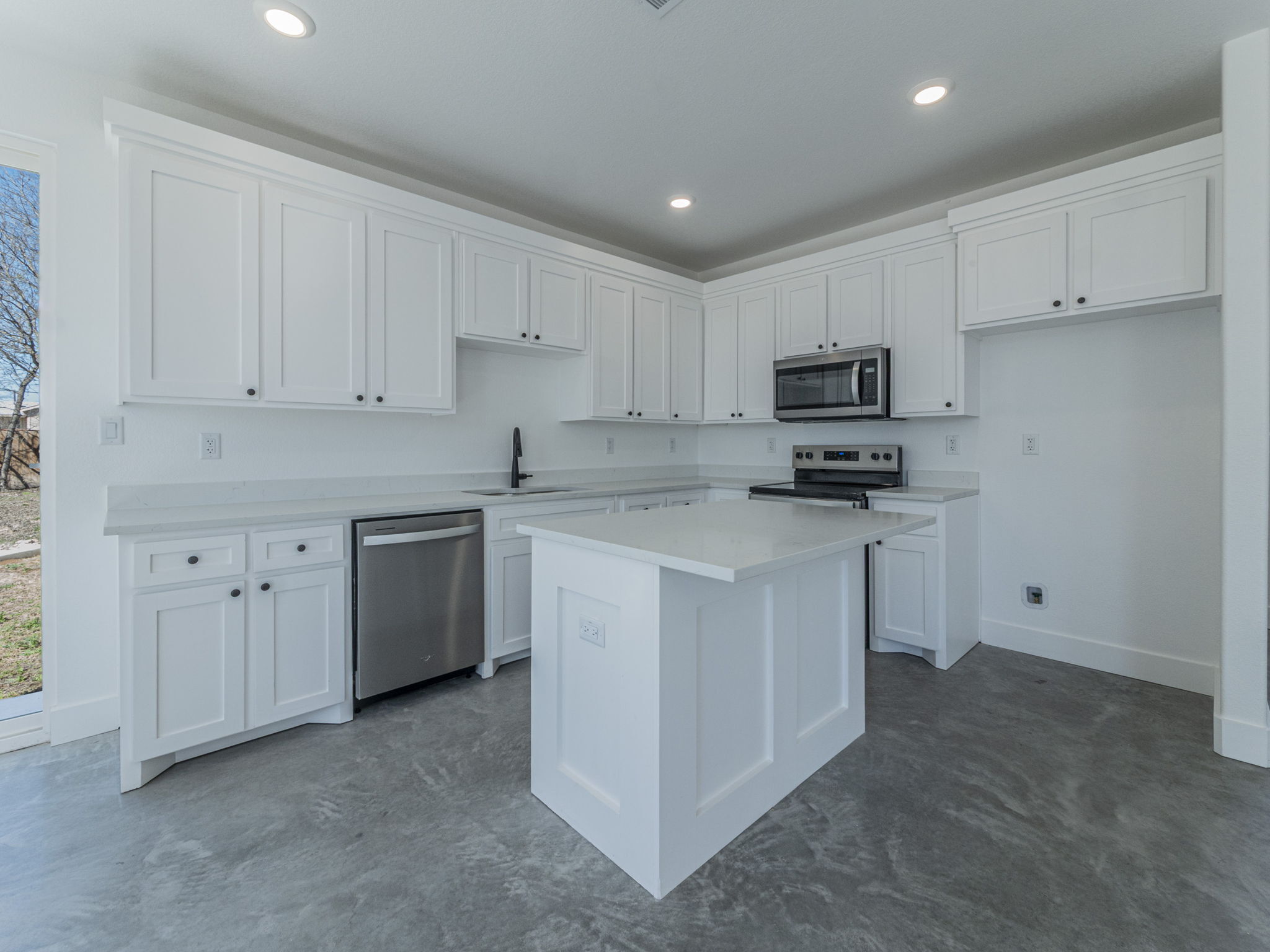 1010 East Marble Street A Burnet, TX 78611 photo 8