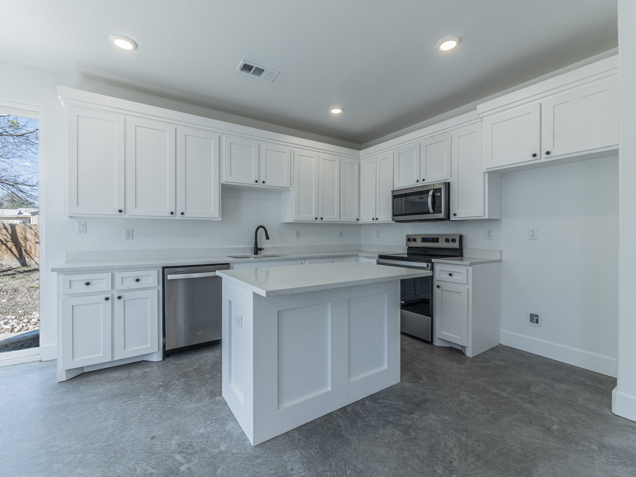 1010 East Marble Street Burnet, TX 78611 photo 5