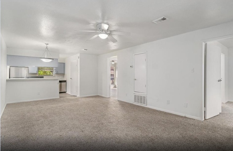 4027 Briarglen Drive Dickinson, TX 77539 photo 2