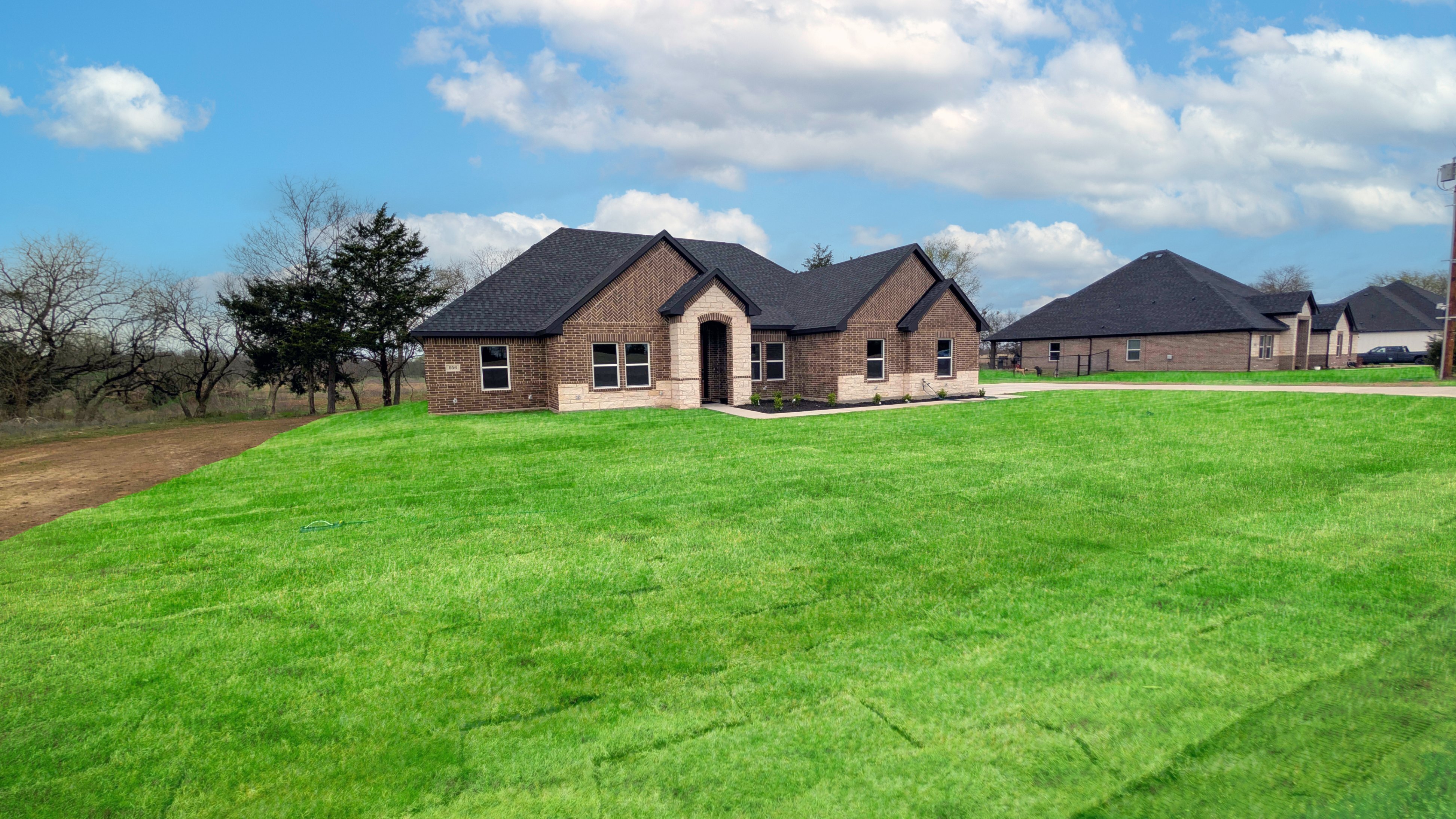 956 County Road 4108 Greenville, TX 75401 photo 2