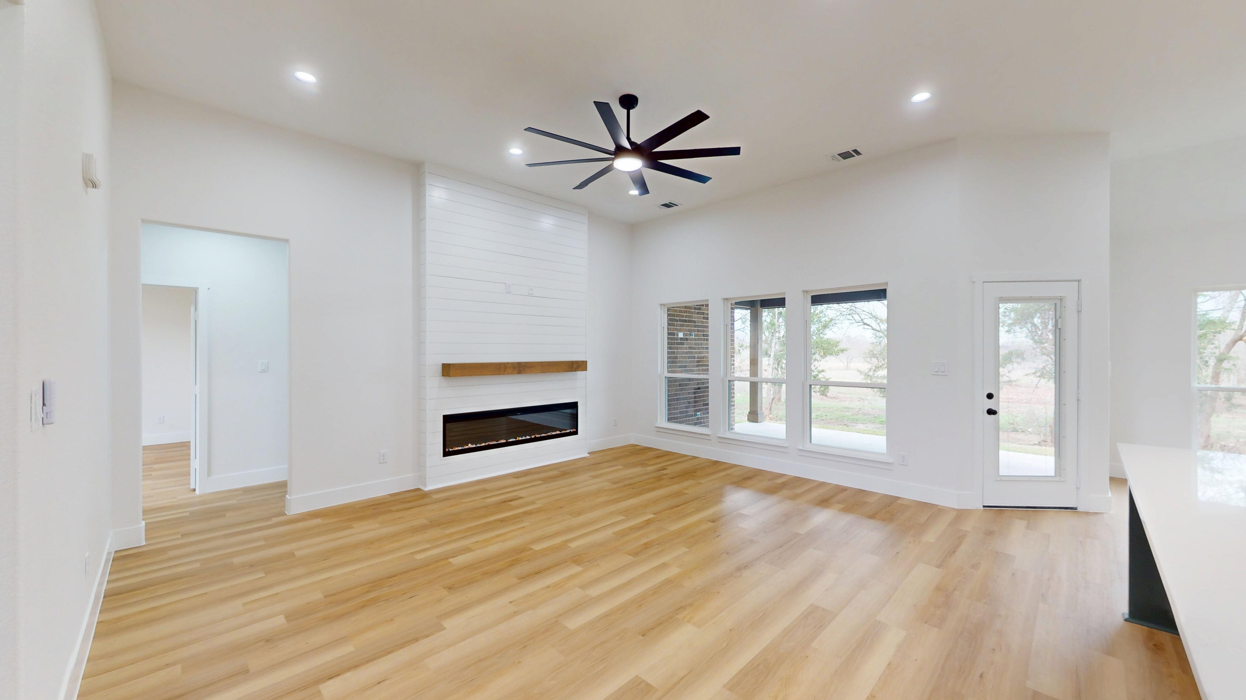 956 County Road 4108 Greenville, TX 75401 photo 3