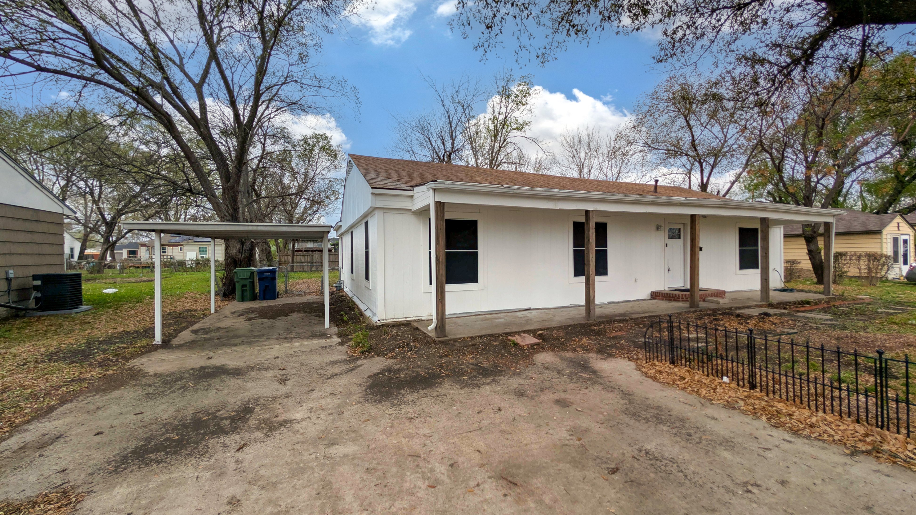 1425 West Walnut Street Garland, TX 75042 photo 2