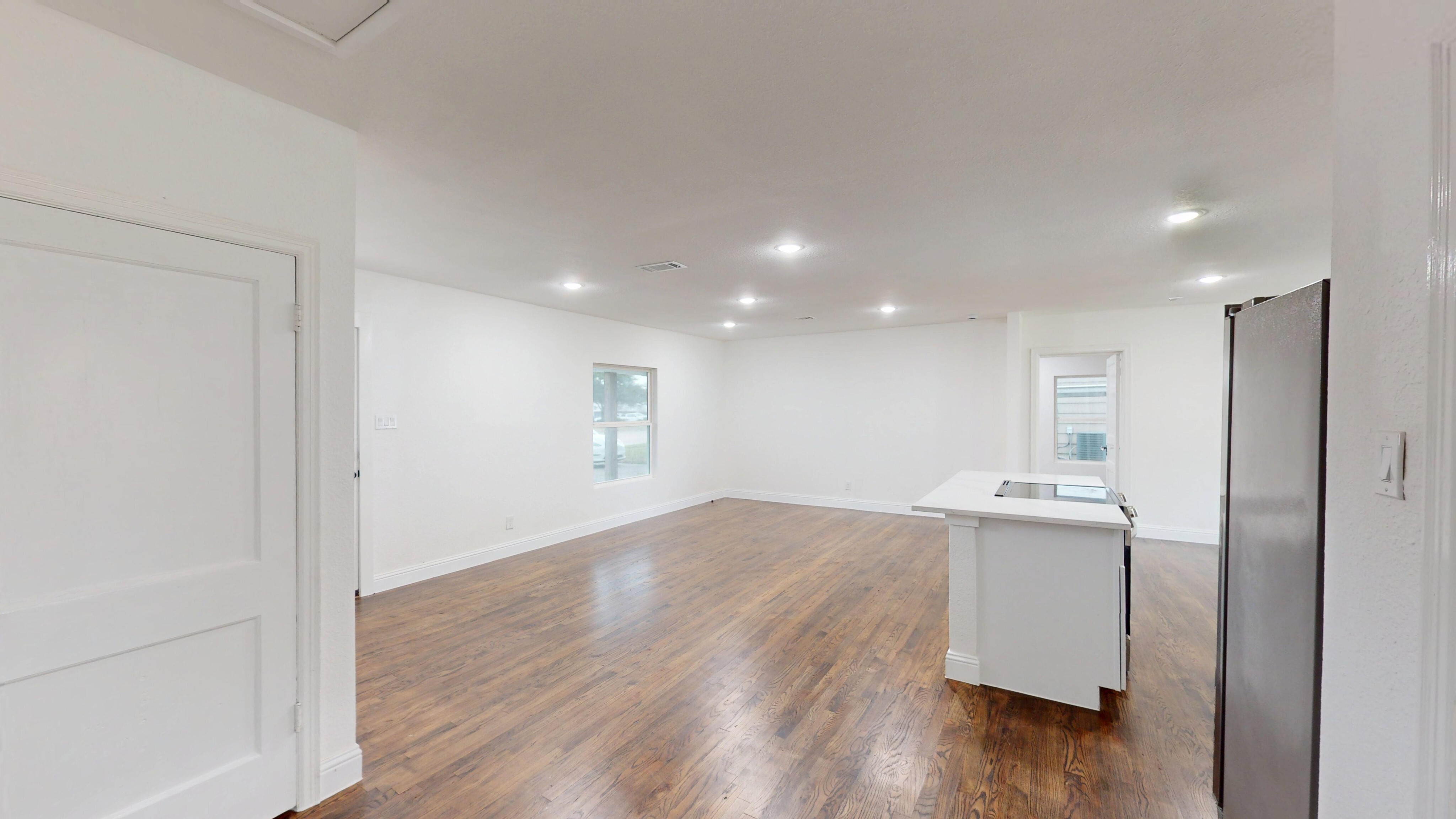 1425 West Walnut Street Garland, TX 75042 photo 3