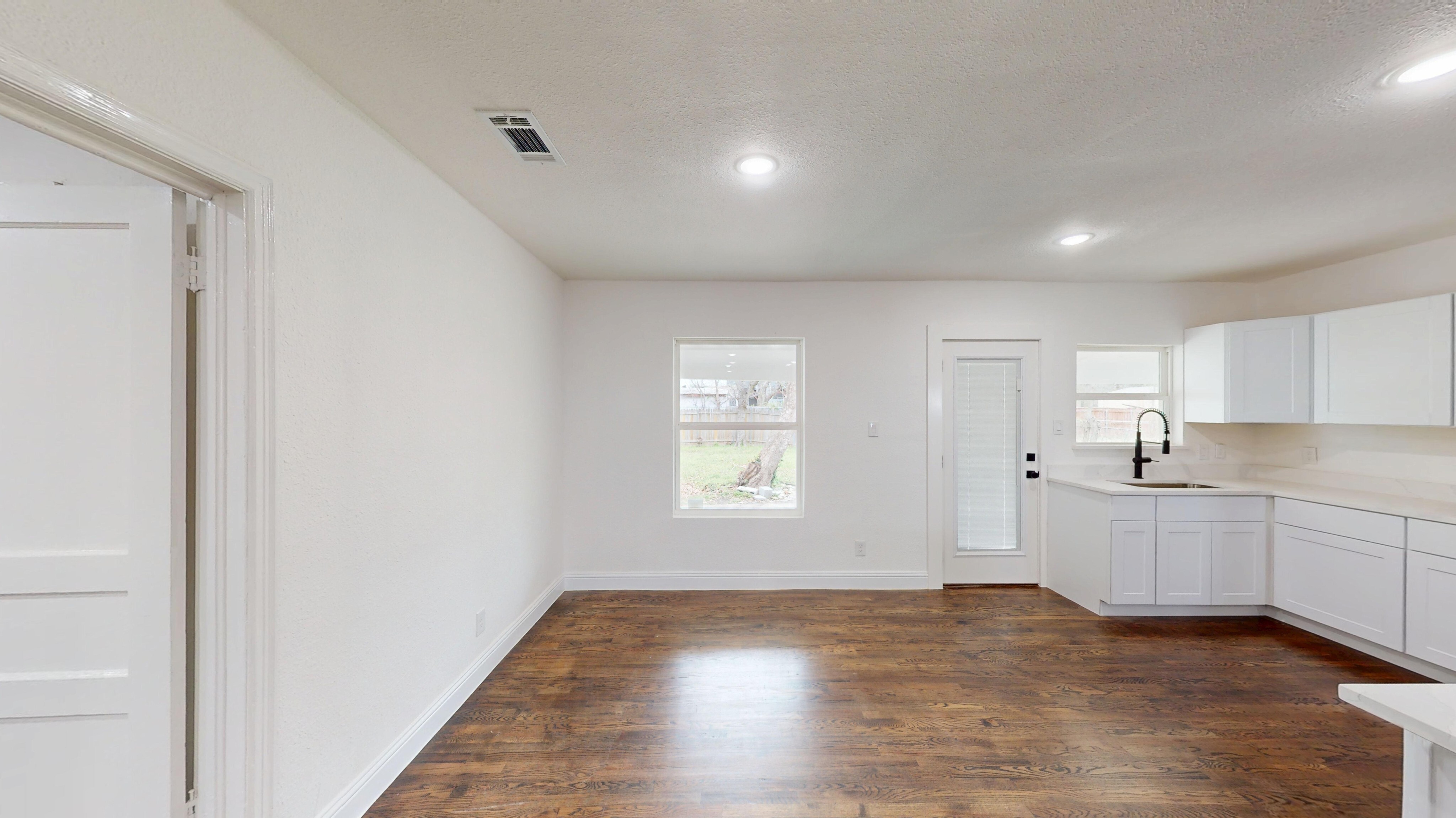 1425 West Walnut Street Garland, TX 75042 photo 8