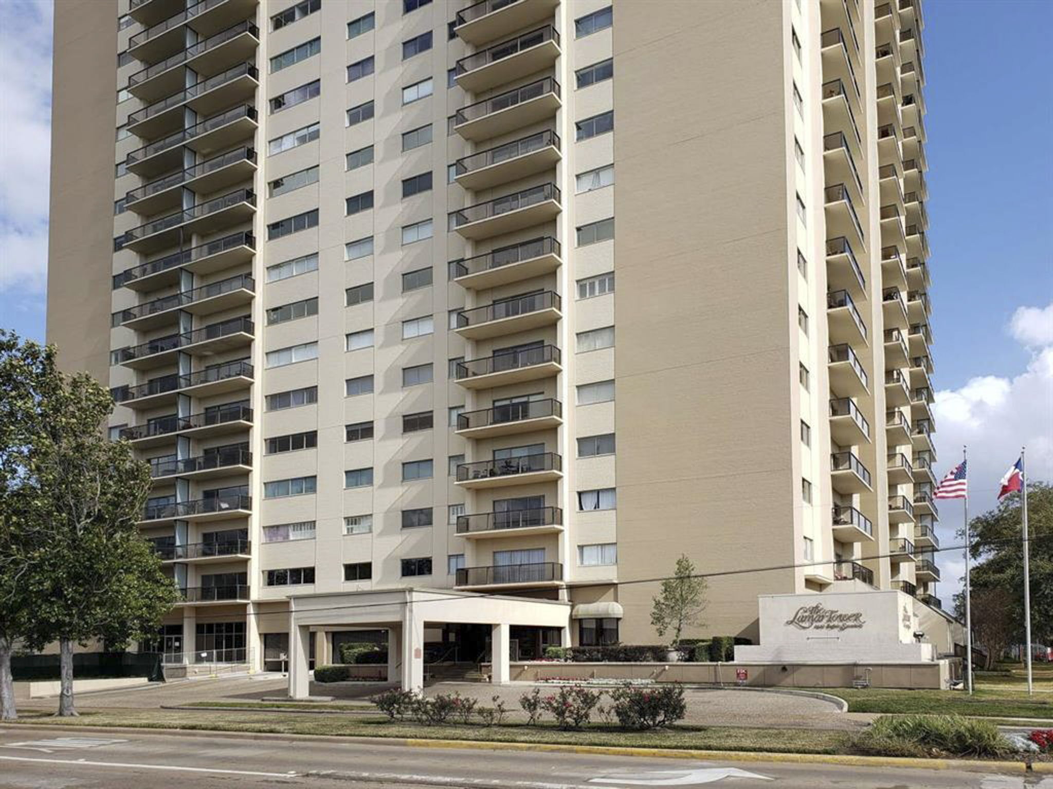 2929 Buffalo Speedway 404 Houston, TX 77098 photo 2