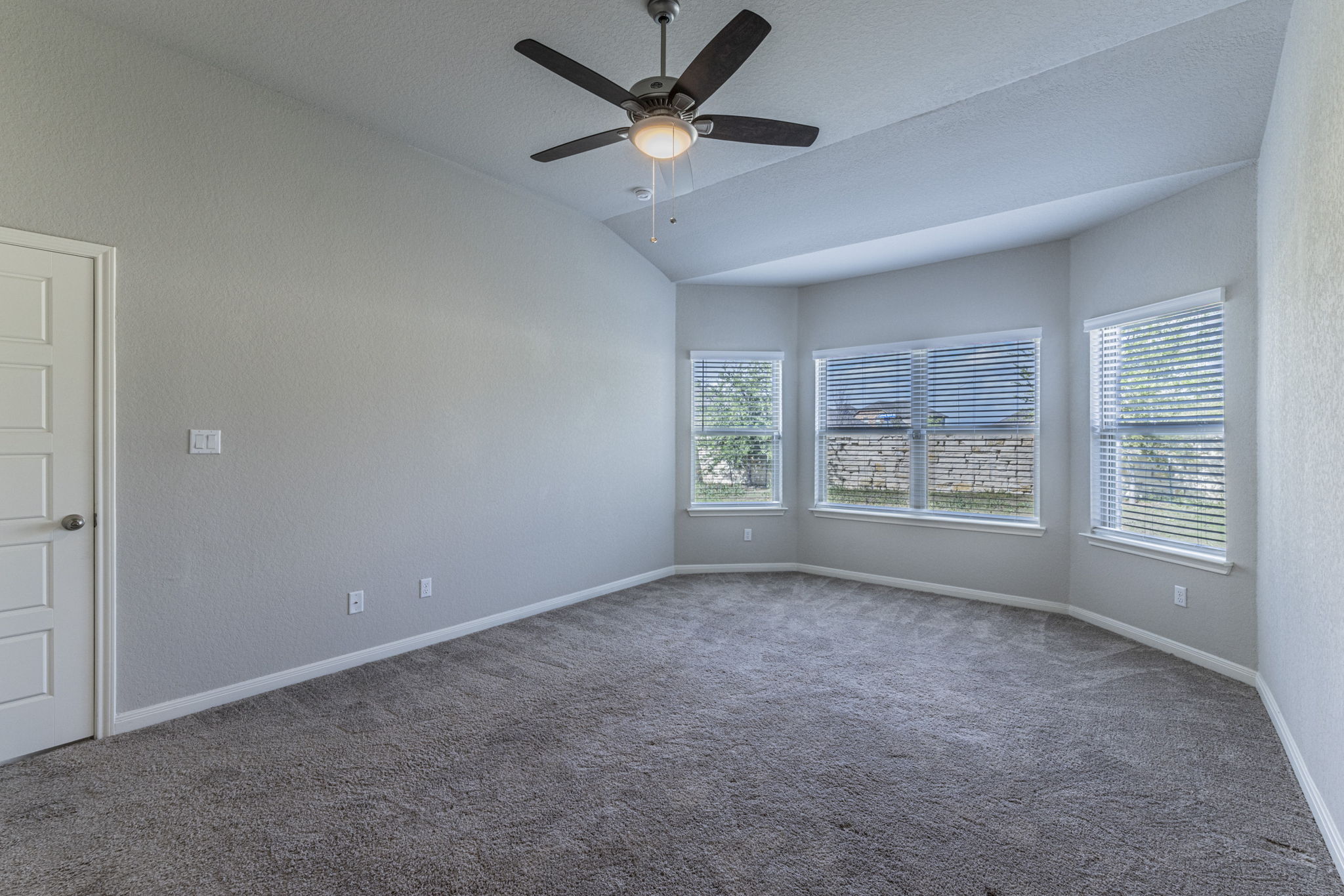 1519 Argon Way San Antonio, TX 78245 photo 12