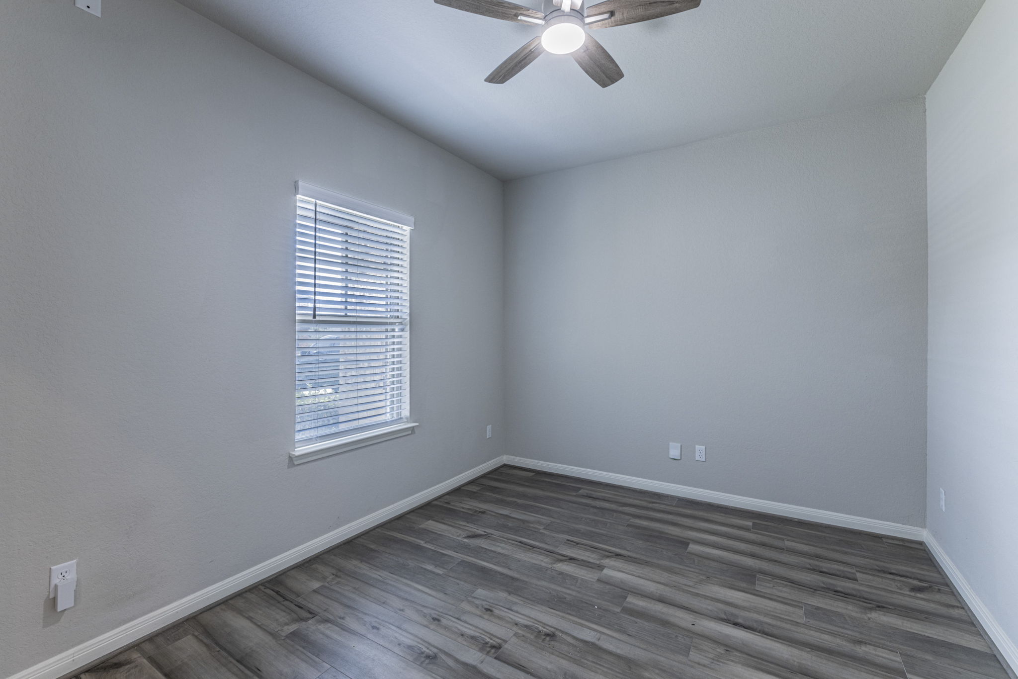 1519 Argon Way San Antonio, TX 78245 photo 5