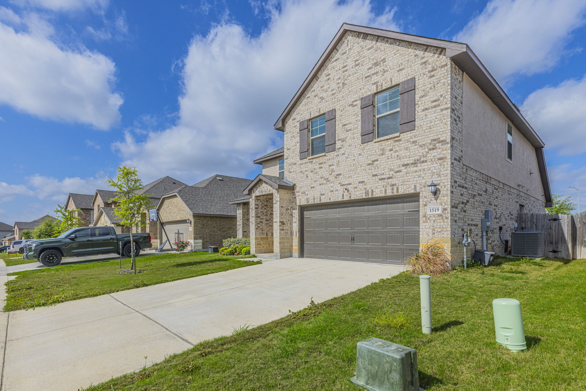 1519 Argon Way San Antonio, TX 78245 photo 3