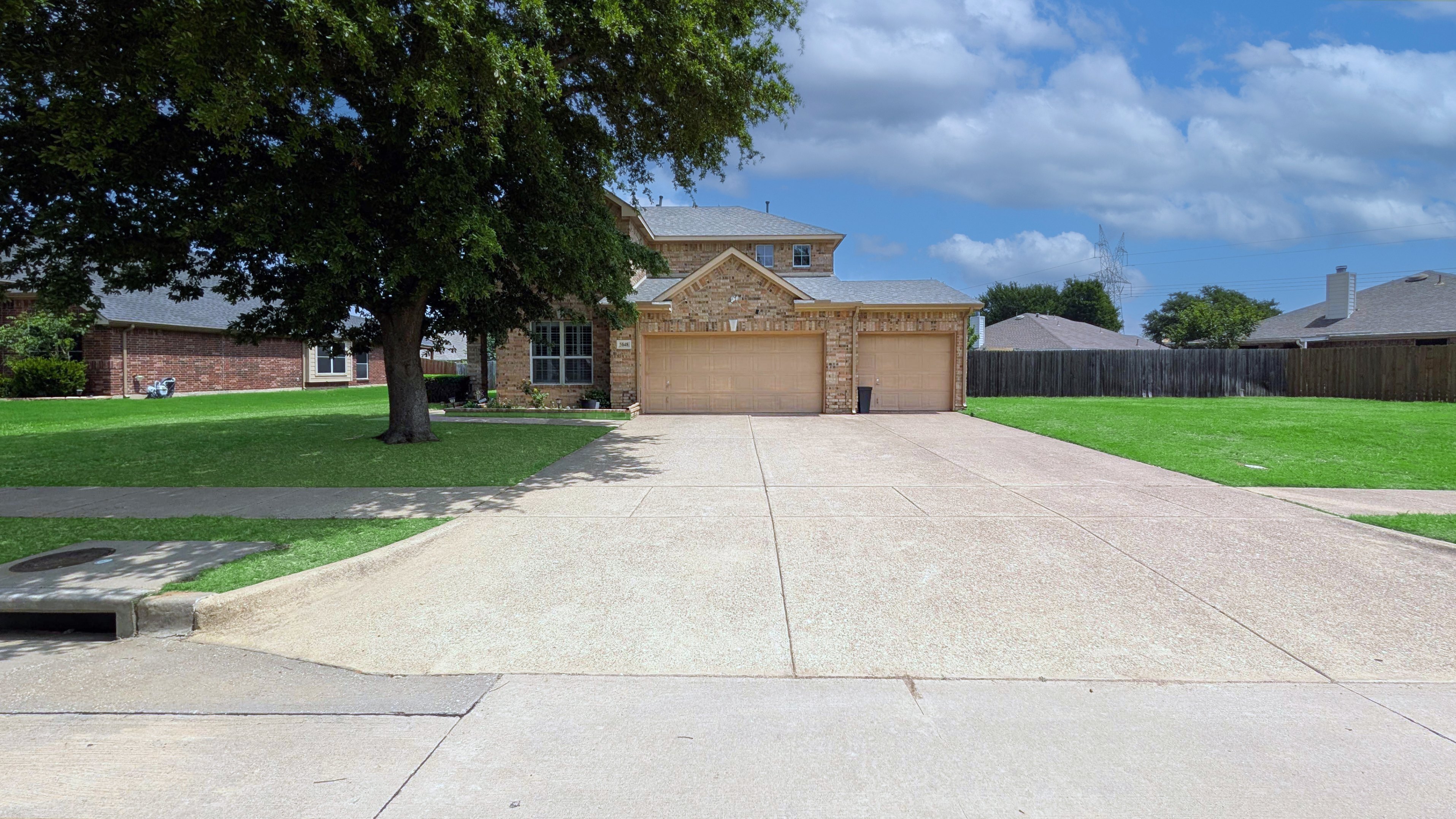 5848 Somerton Drive Grand Prairie, TX 75052 photo 2