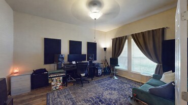 Photo 16