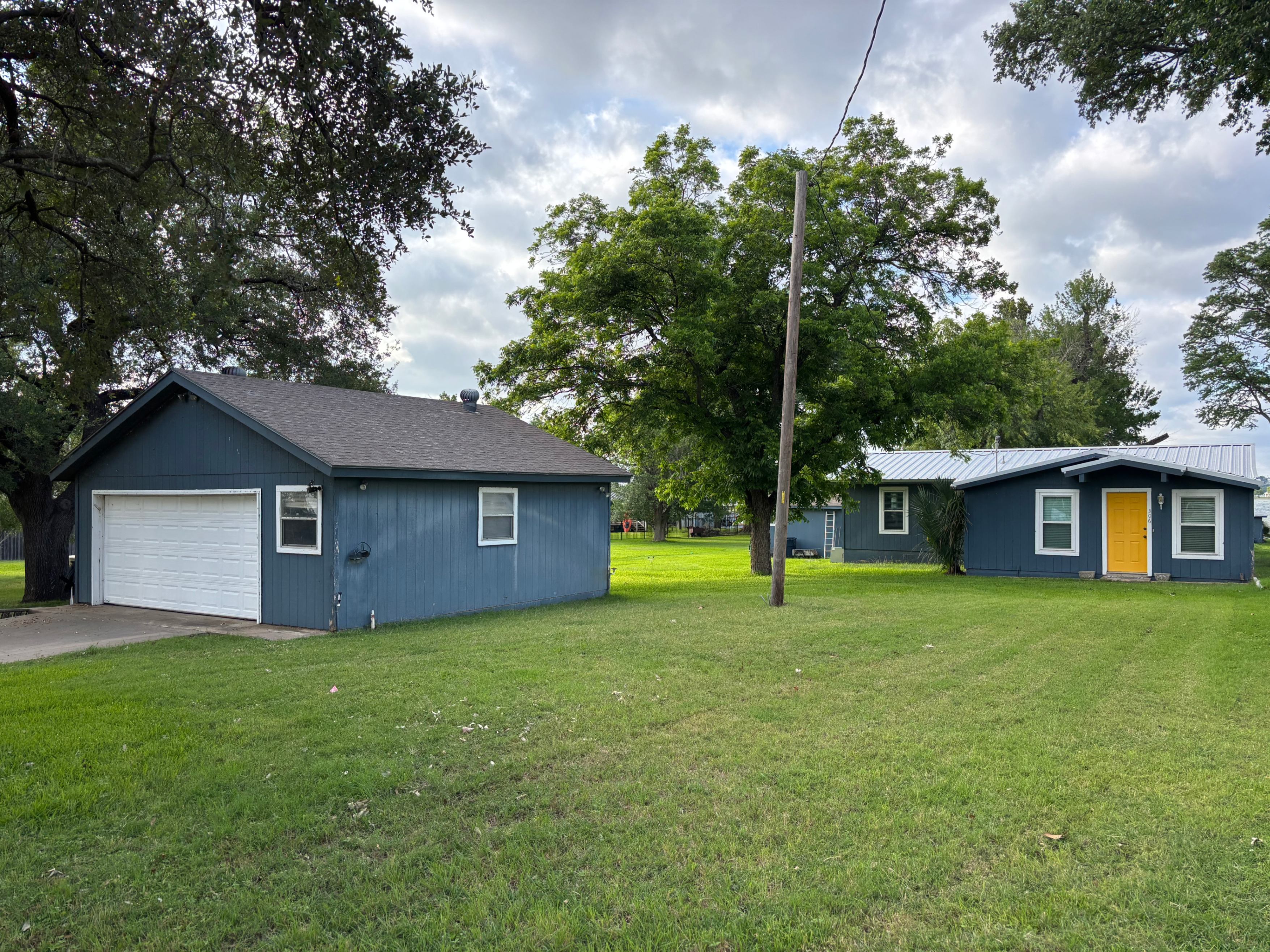 306 Beach Dr Sunrise Beach, TX 78643