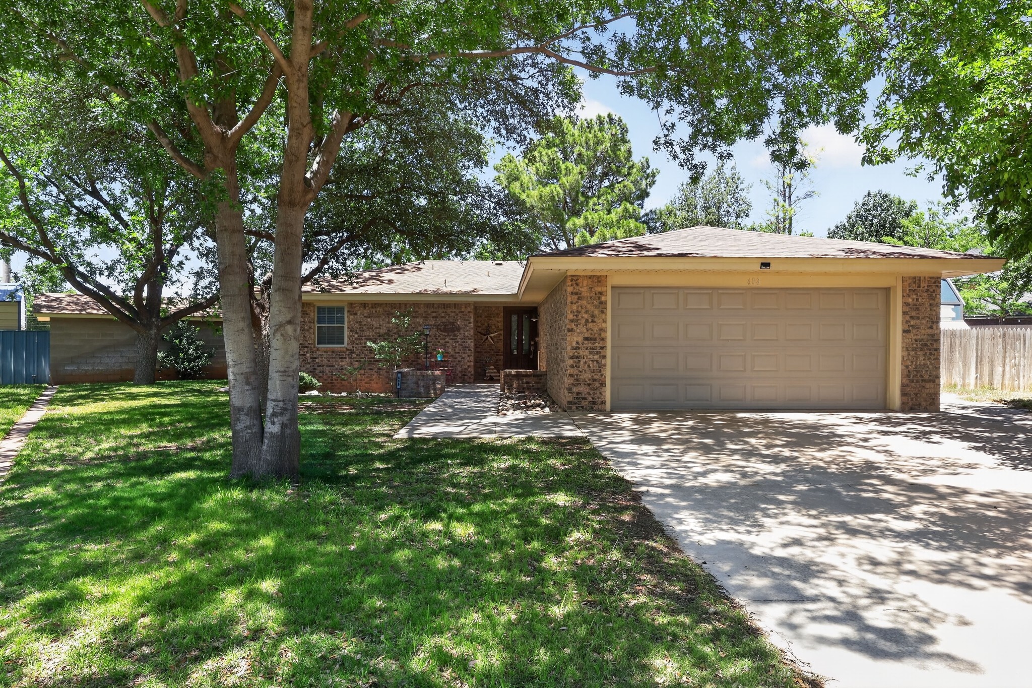 608 Alto Cir Denver City, TX 79323