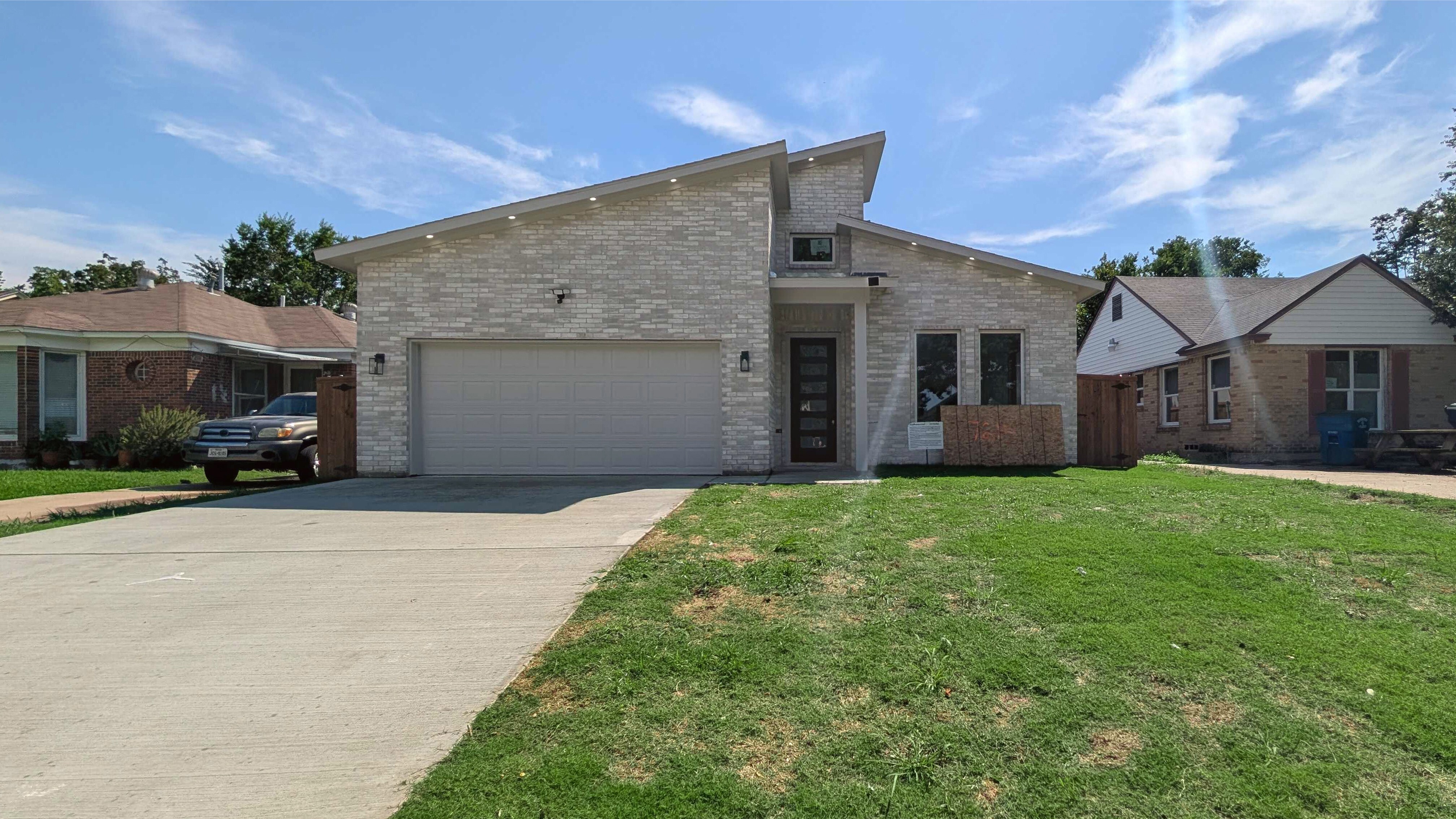 7215 Thurston Drive Dallas, TX 75235