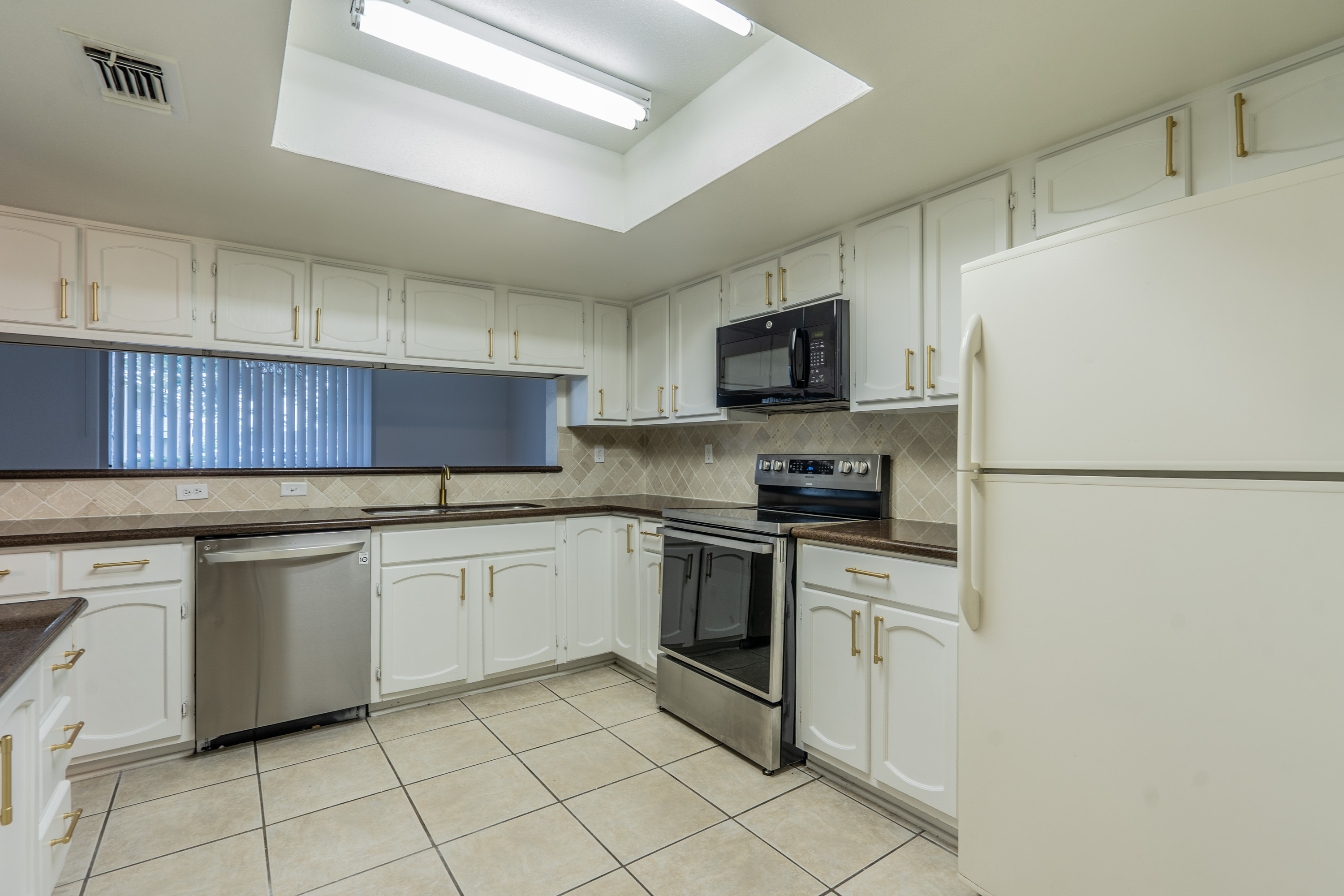 14555 Wunderlich Drive 3105 Houston, TX 77069 photo 4