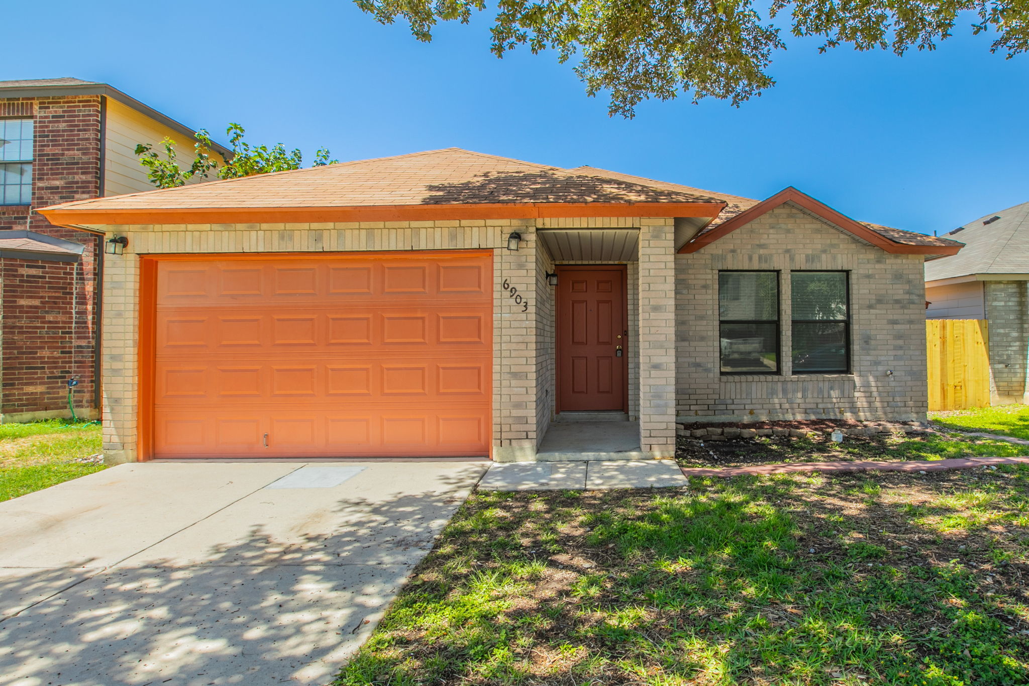 6903 Saharastone Drive Converse, TX 78109