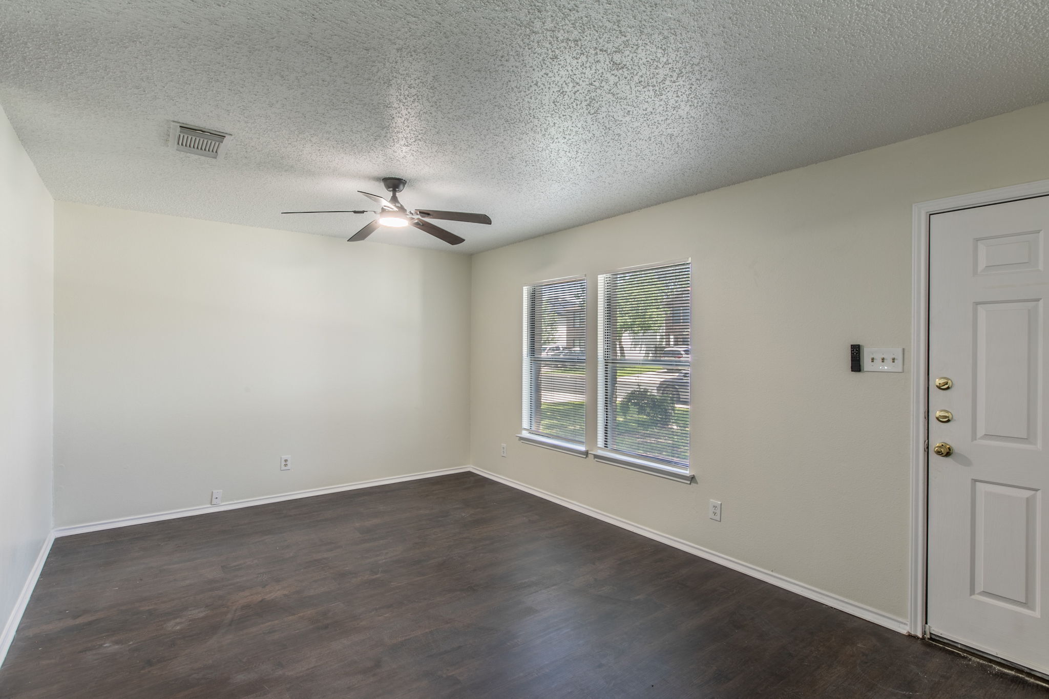 6903 Saharastone Drive Converse, TX 78109 photo 2