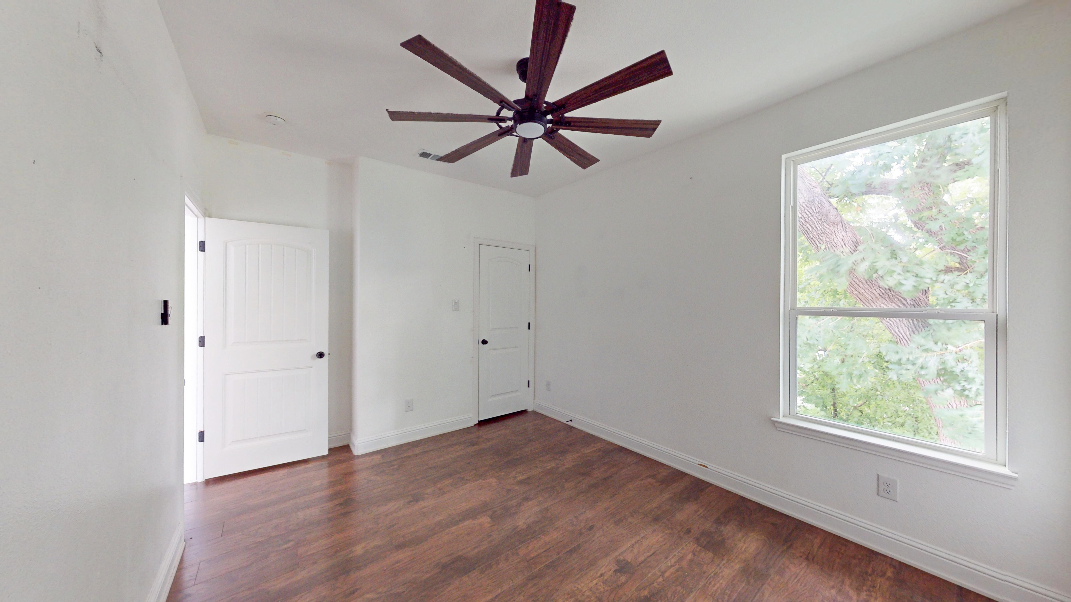 1301 Compton St Dallas, TX 75203 photo 21